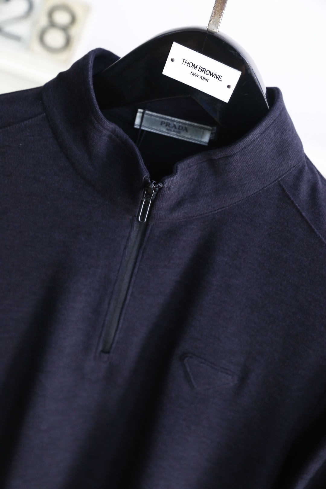 🔥普拉*/Pr*da.2025秋季新品时尚男士立领拉链长袖衫👍奢华品牌三角标LOGO设计！绝对经得起时间