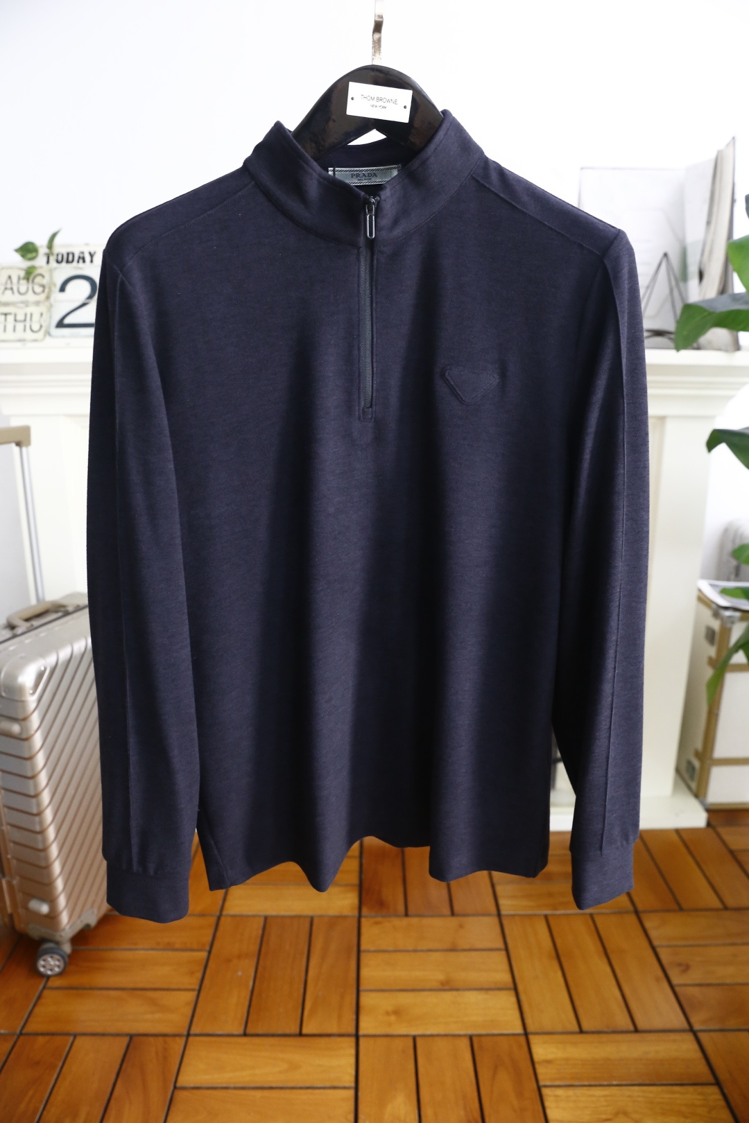 🔥普拉*/Pr*da.2025秋季新品时尚男士立领拉链长袖衫👍奢华品牌三角标LOGO设计！绝对经得起时间