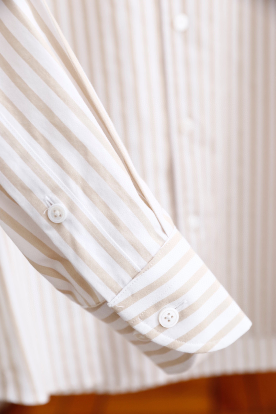 🔥爱马*/Herm*s.25秋季时尚经典条纹衬衫👔上身超帅！欧洲专柜同款单品，随意百搭！奢华经典品牌元素