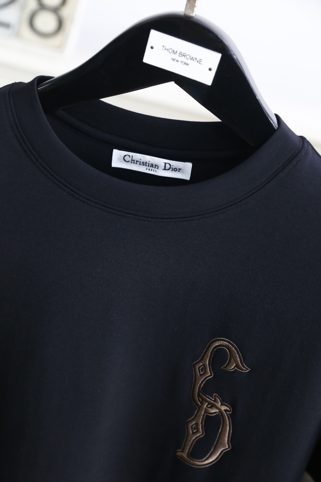 🔥迪奥/Christian D*or.2025秋季男士短袖👍🏼时尚经典圆领宽松版型设计！胸前品牌定制LO