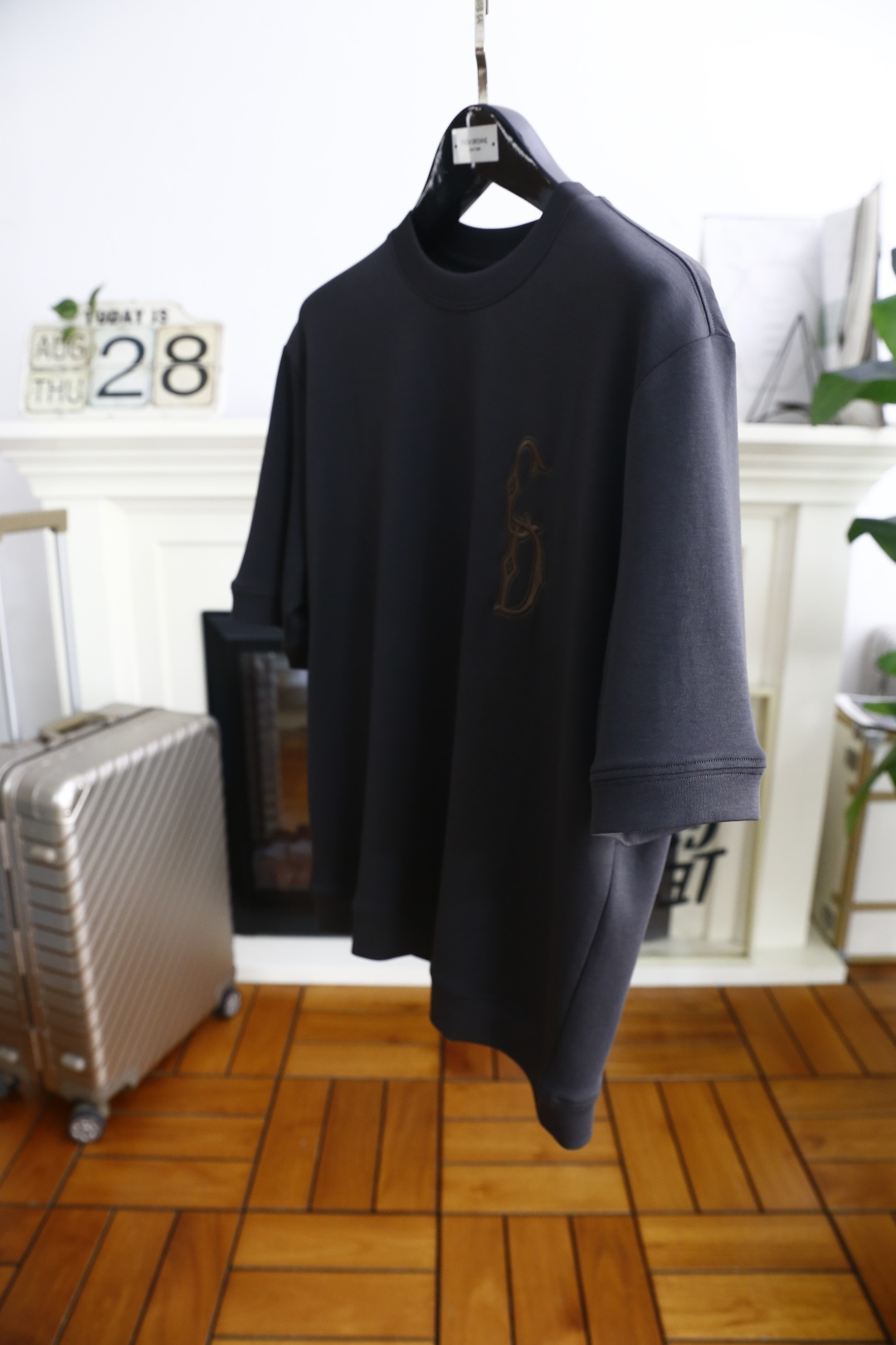 🔥迪奥/Christian D*or.2025秋季男士短袖👍🏼时尚经典圆领宽松版型设计！胸前品牌定制LO