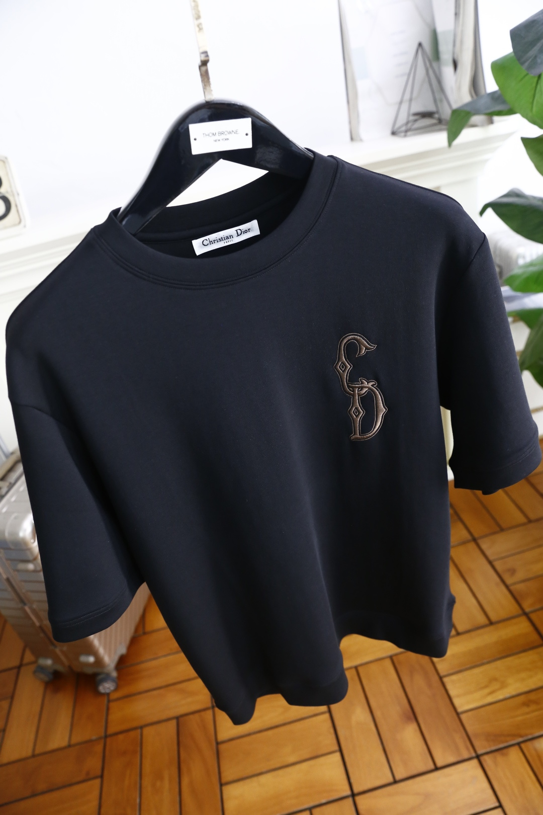 🔥迪奥/Christian D*or.2025秋季男士短袖👍🏼时尚经典圆领宽松版型设计！胸前品牌定制LO
