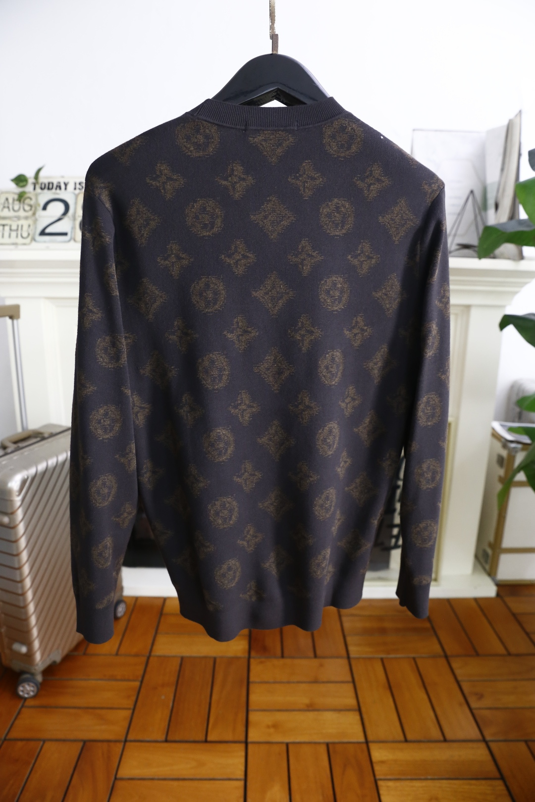 🔥华伦天奴.2025秋季新品男士长袖针织衫👍🏼独家呈现！奢华品牌元素LOGO搭配✅超级百搭极符合美学基调