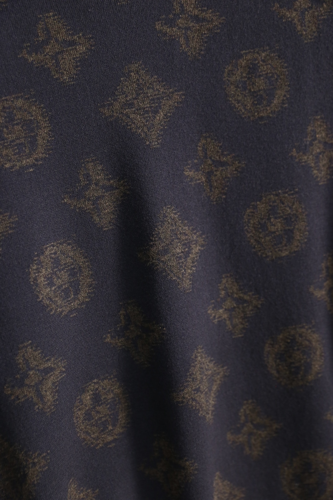 🔥华伦天奴.2025秋季新品男士长袖针织衫👍🏼独家呈现！奢华品牌元素LOGO搭配✅超级百搭极符合美学基调