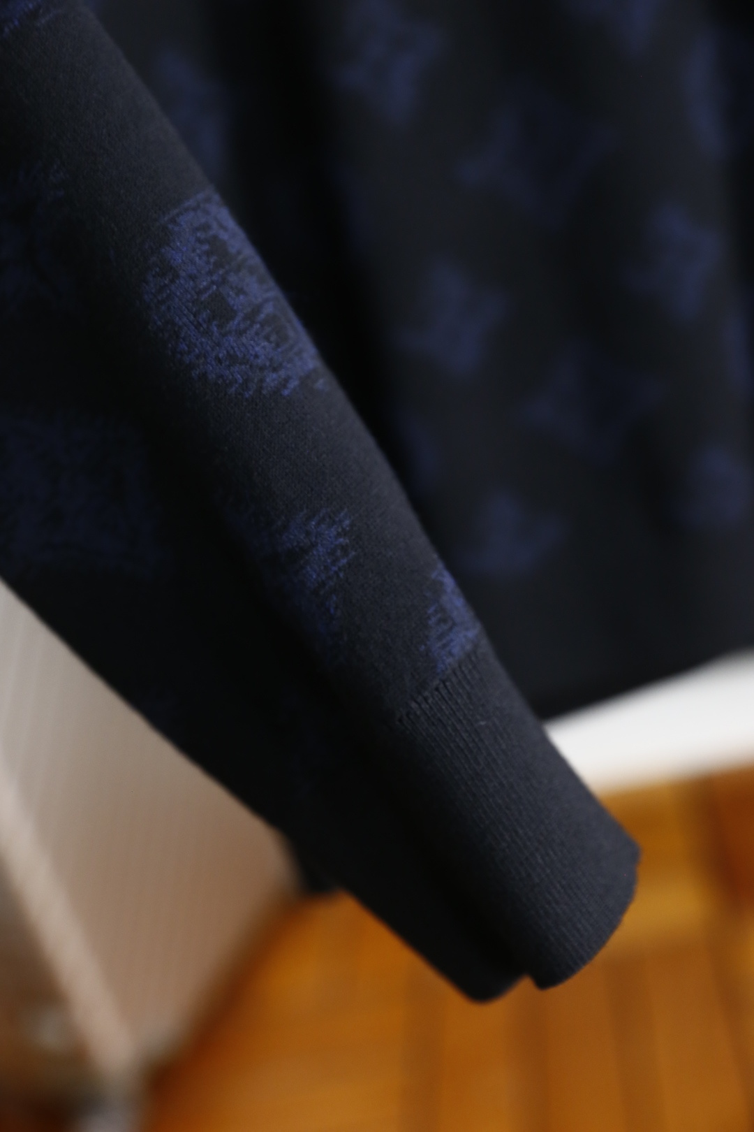 🔥华伦天奴.2025秋季新品男士长袖针织衫👍🏼独家呈现！奢华品牌元素LOGO搭配✅超级百搭极符合美学基调