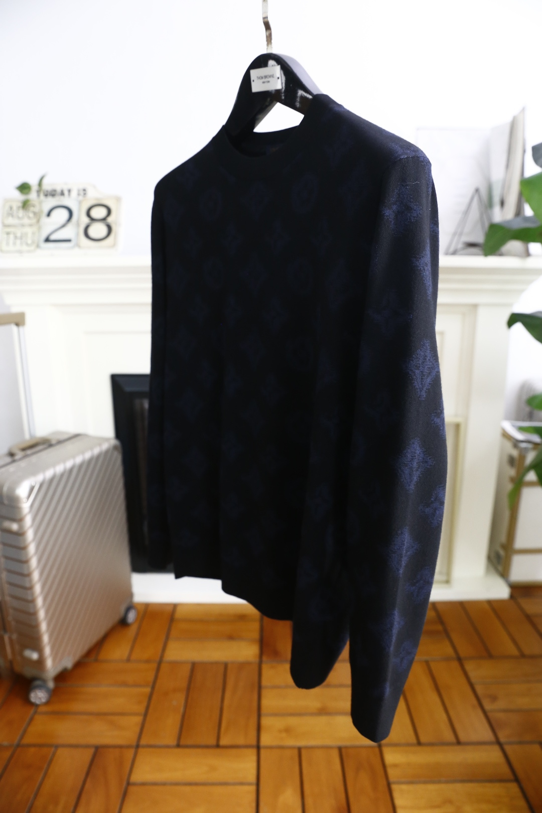 🔥华伦天奴.2025秋季新品男士长袖针织衫👍🏼独家呈现！奢华品牌元素LOGO搭配✅超级百搭极符合美学基调