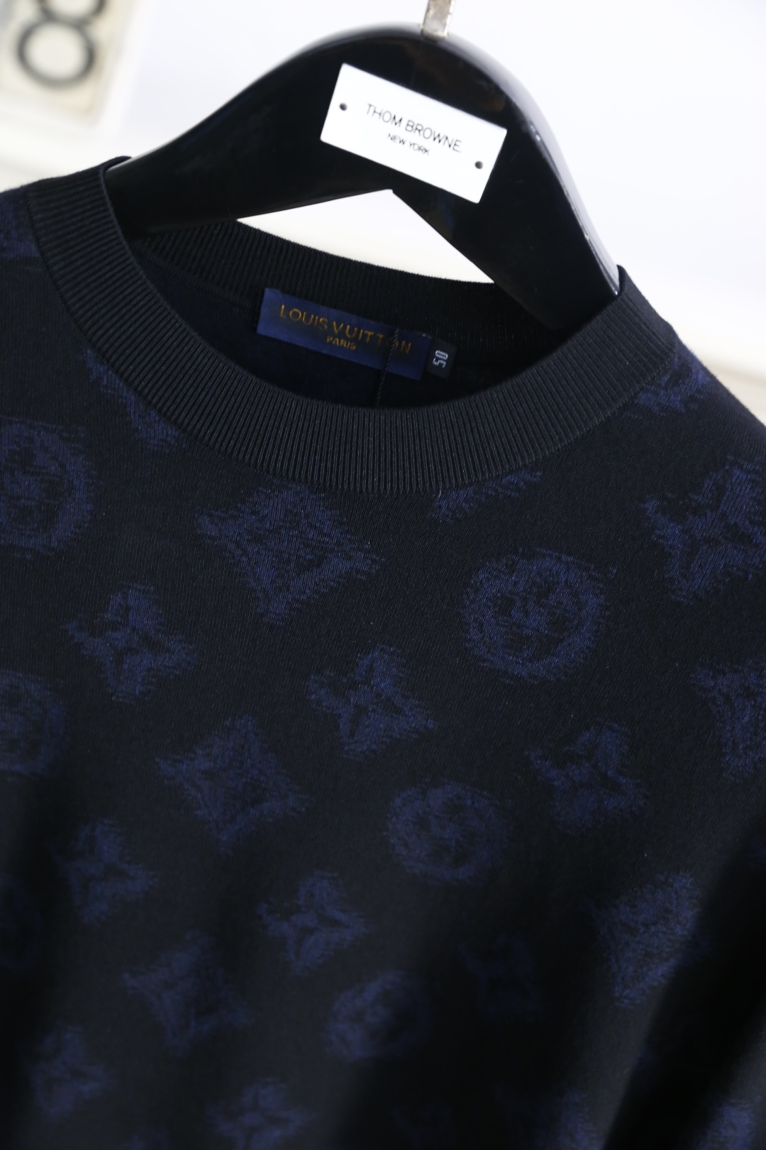 🔥华伦天奴.2025秋季新品男士长袖针织衫👍🏼独家呈现！奢华品牌元素LOGO搭配✅超级百搭极符合美学基调