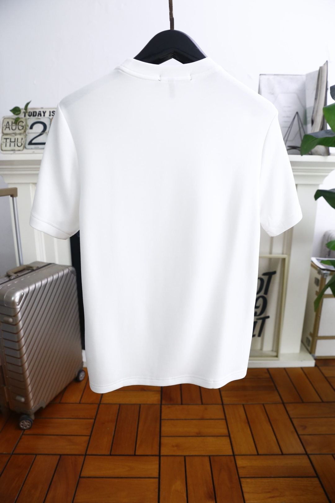 🔥杰尼亚.2025秋季新款！时尚男士圆领短袖🍃采用进口舒适莫代尔棉面料👍衣橱里不可或缺的百搭利器，市面罕