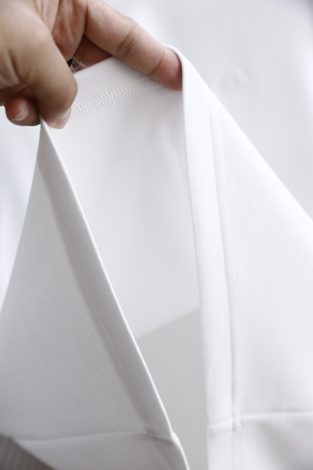 🔥杰尼亚.2025秋季新款！时尚男士圆领短袖🍃采用进口舒适莫代尔棉面料👍衣橱里不可或缺的百搭利器，市面罕