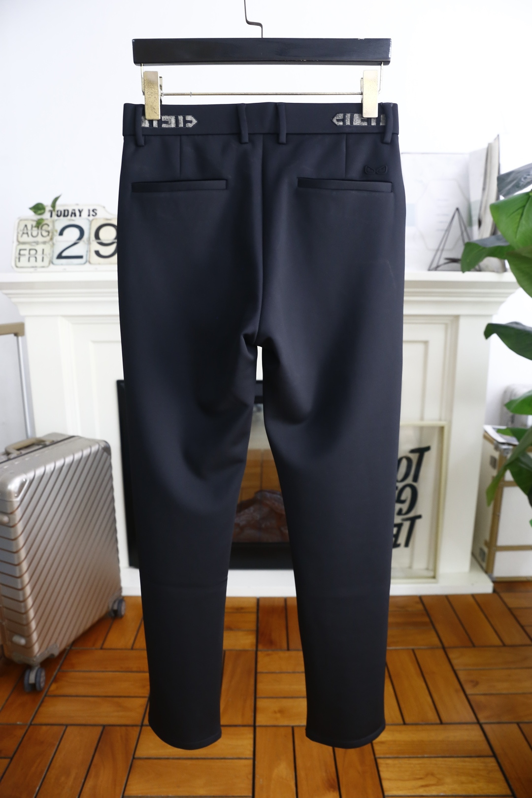 🔥芬迪/Fe*di.2025秋季新品🆕时尚男士休闲西裤！采用舒适定制棉面料，奢华经典品牌LOGO设计！上