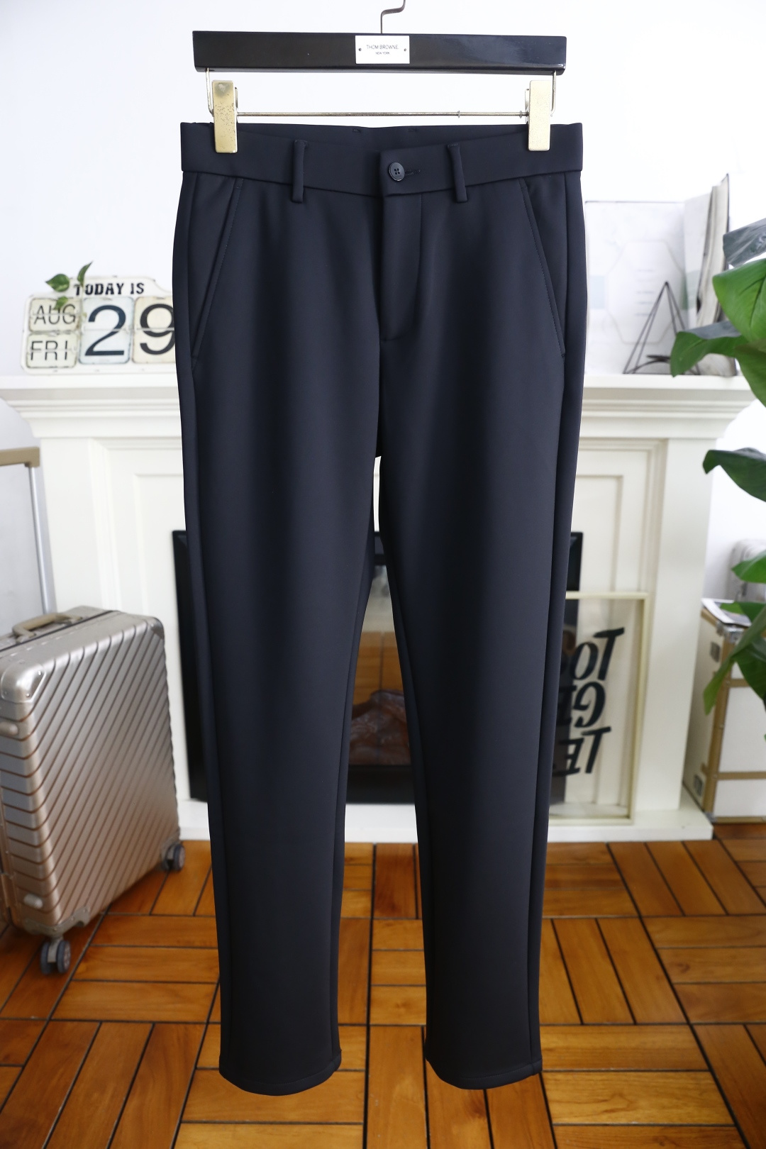 🔥芬迪/Fe*di.2025秋季新品🆕时尚男士休闲西裤！采用舒适定制棉面料，奢华经典品牌LOGO设计！上