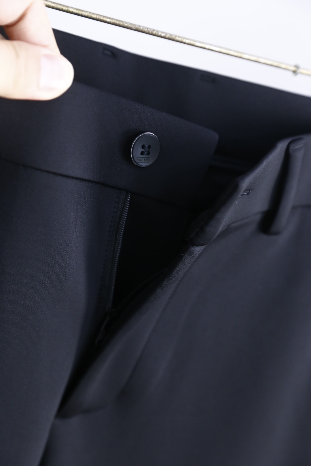 🔥芬迪/Fe*di.2025秋季新品🆕时尚男士休闲西裤！采用舒适定制棉面料，奢华经典品牌LOGO设计！上