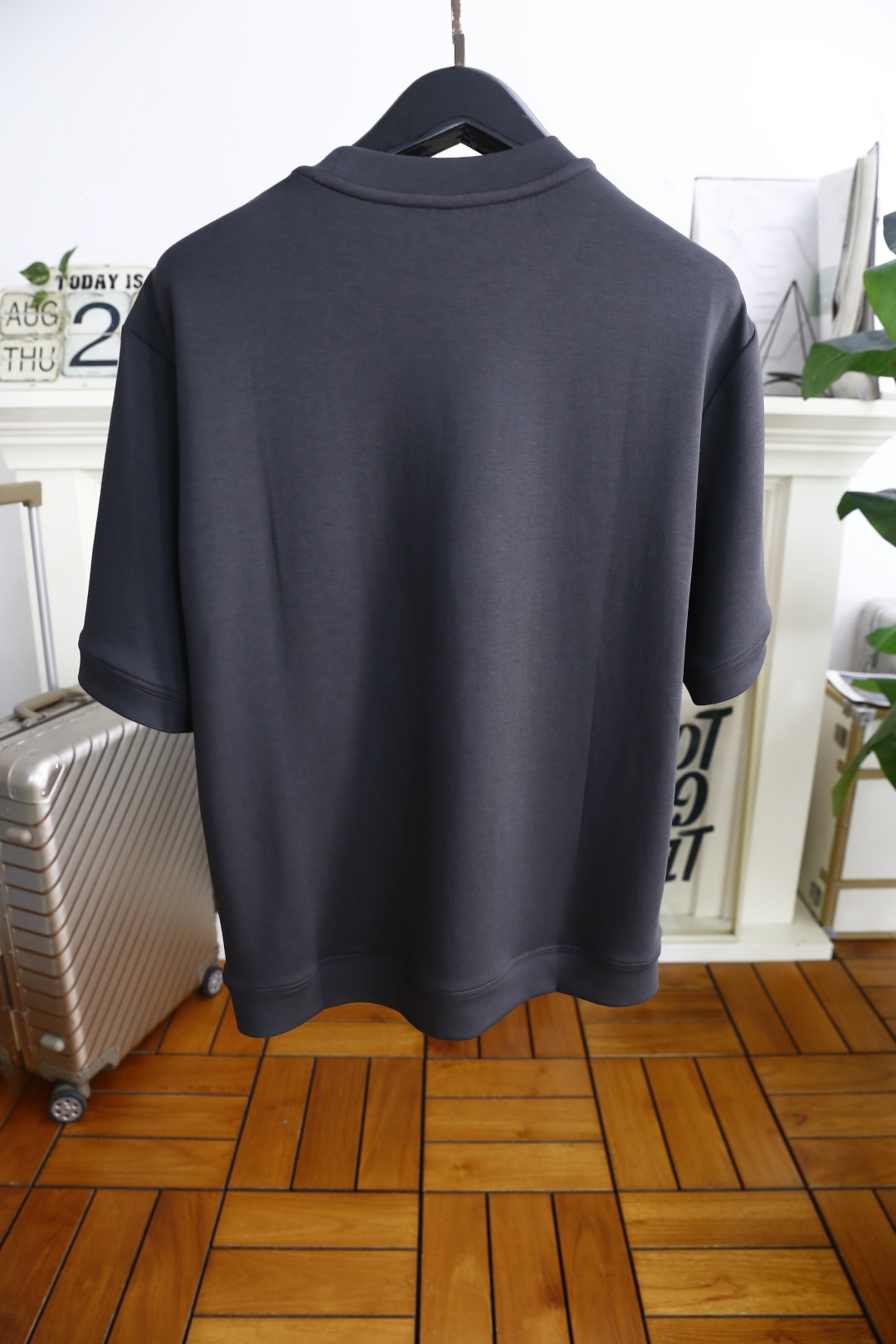 🔥迪奥/Christian D*or.2025秋季男士短袖👍🏼时尚经典圆领宽松版型设计！胸前品牌定制LO