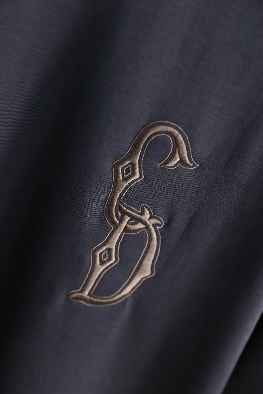 🔥迪奥/Christian D*or.2025秋季男士短袖👍🏼时尚经典圆领宽松版型设计！胸前品牌定制LO