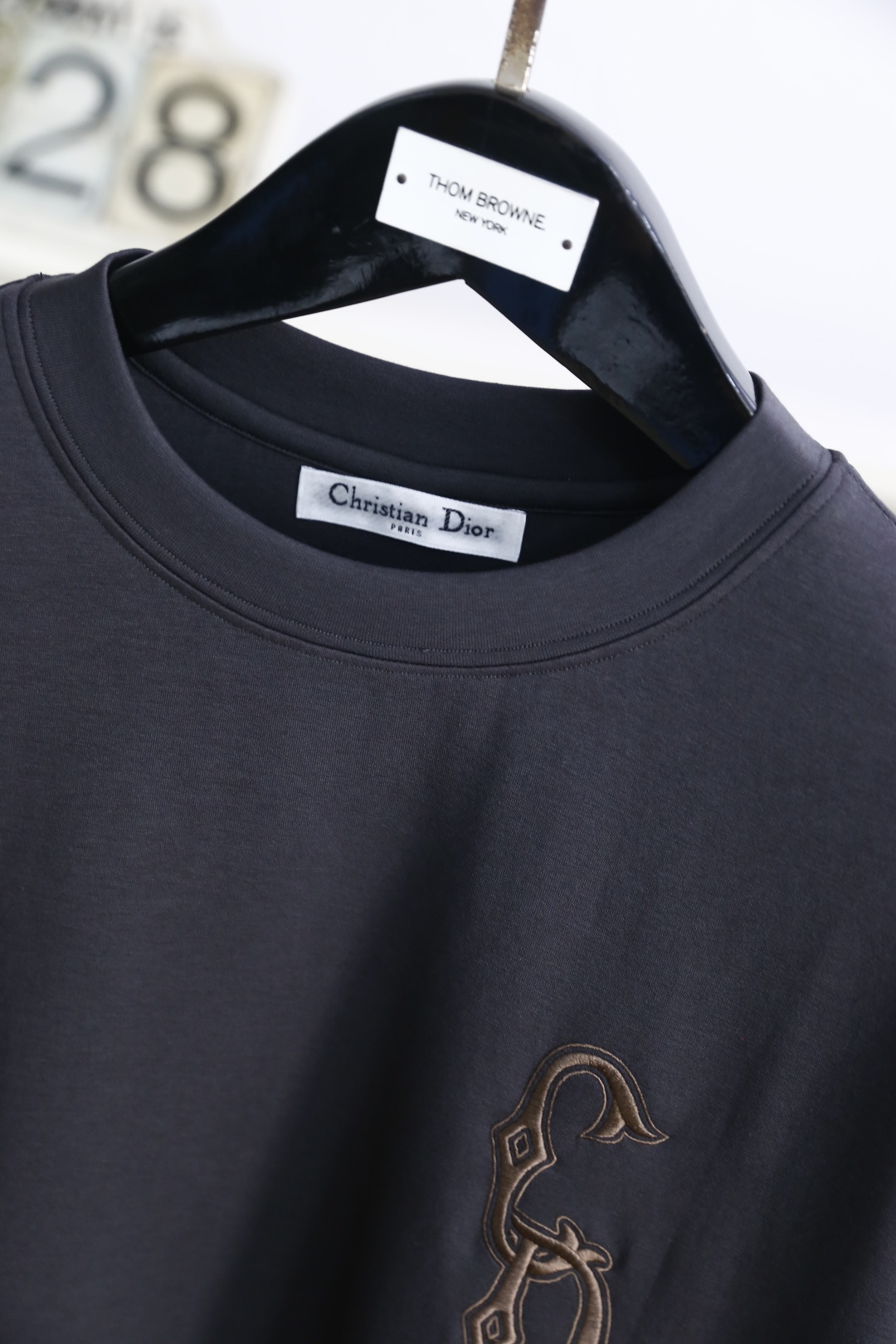 🔥迪奥/Christian D*or.2025秋季男士短袖👍🏼时尚经典圆领宽松版型设计！胸前品牌定制LO