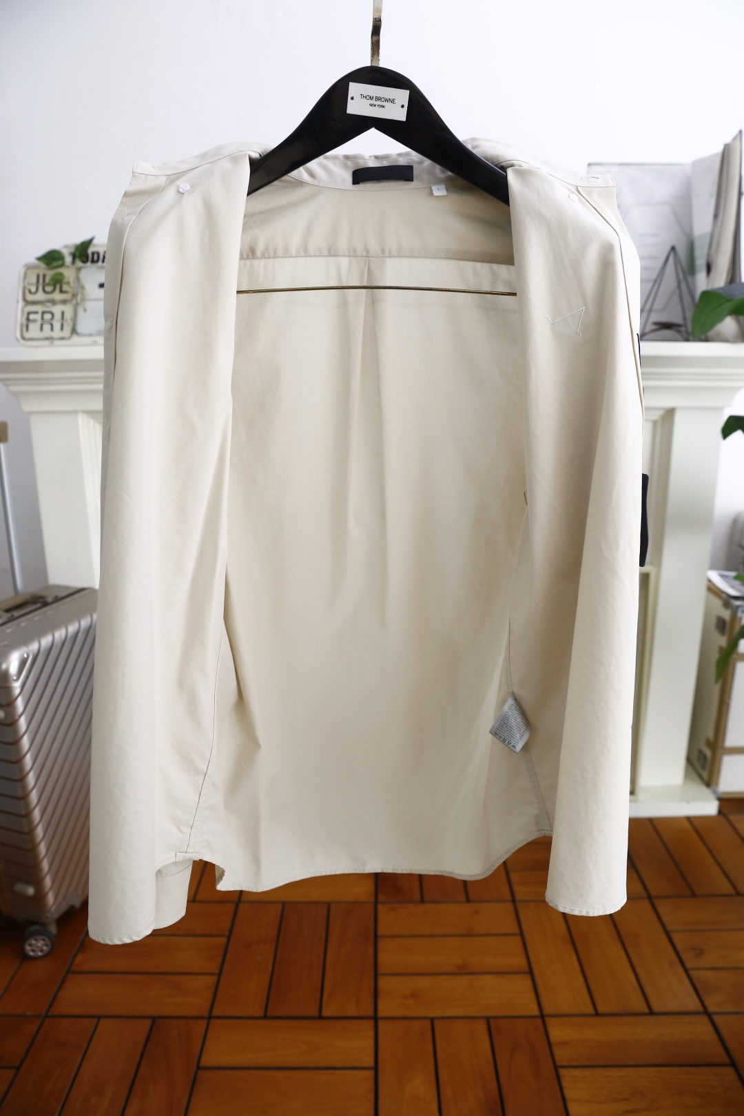 🔥普拉*/Pr*da.25秋季男士长袖衬衫！胸前奢华品牌经典三角标字母LOGO设计品相完美如斯，采用舒适