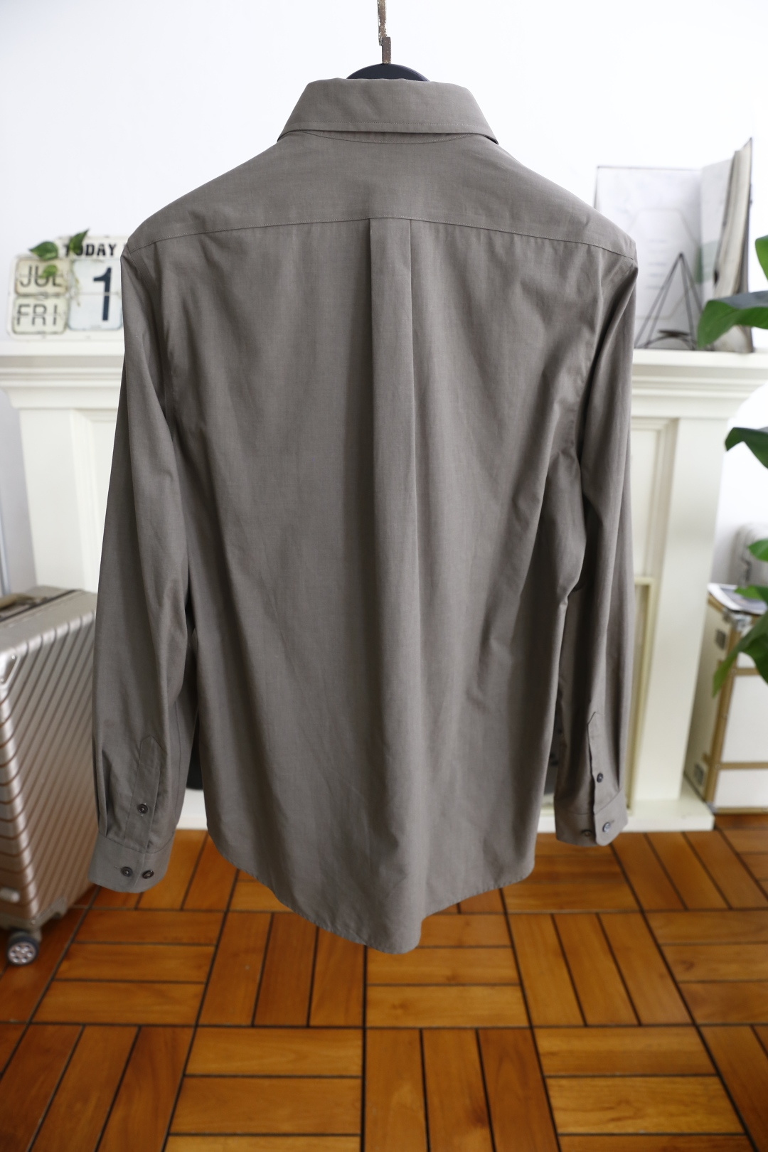 🔥普拉*/Pr*da.25秋季男士长袖衬衫！胸前奢华品牌经典三角标字母LOGO设计品相完美如斯，采用舒适