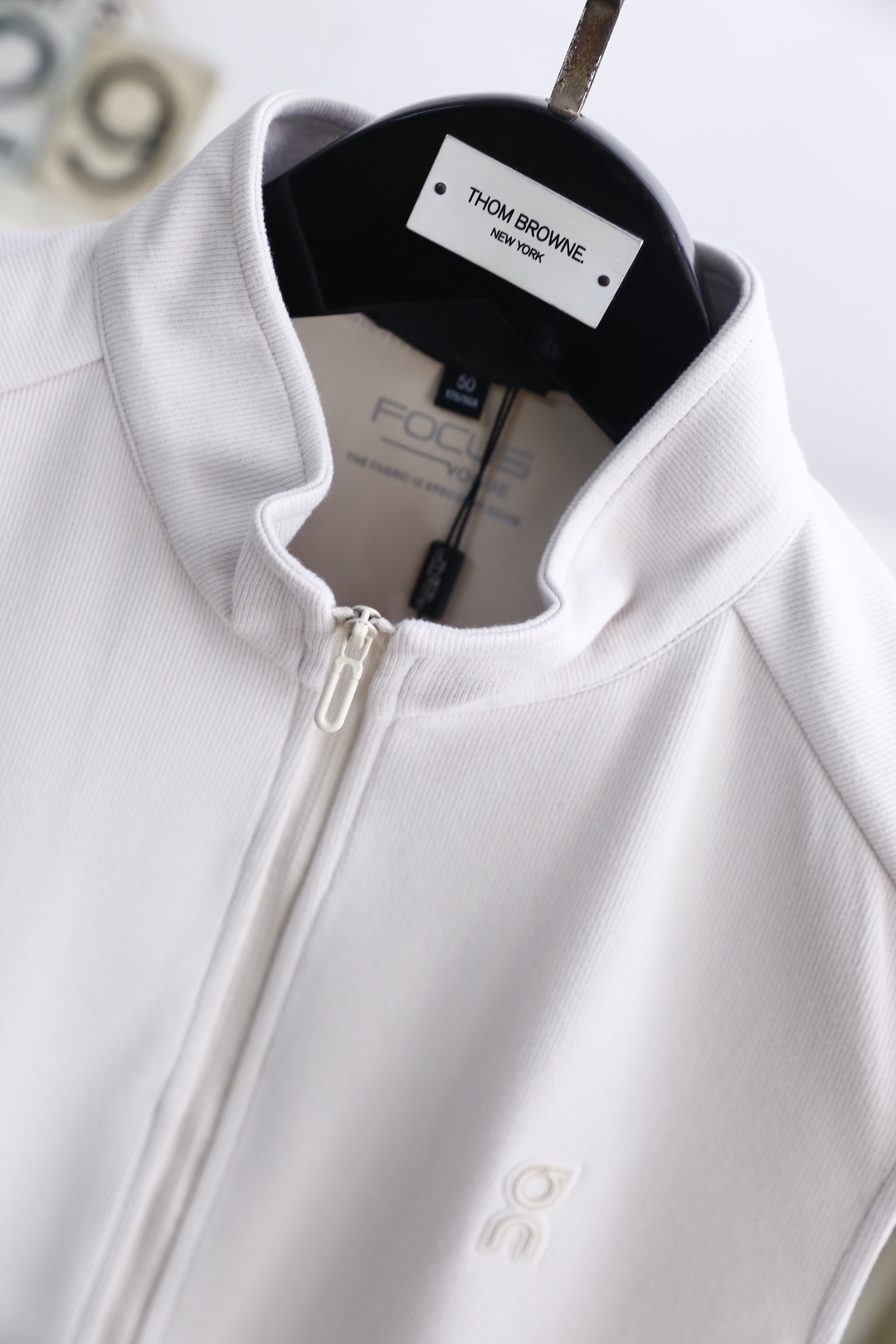 🔥罗意威.2025秋季新品！时尚男士薄款马甲👍简约时尚又不失细节感一款，奢华经典定制LOGO设计！每一处