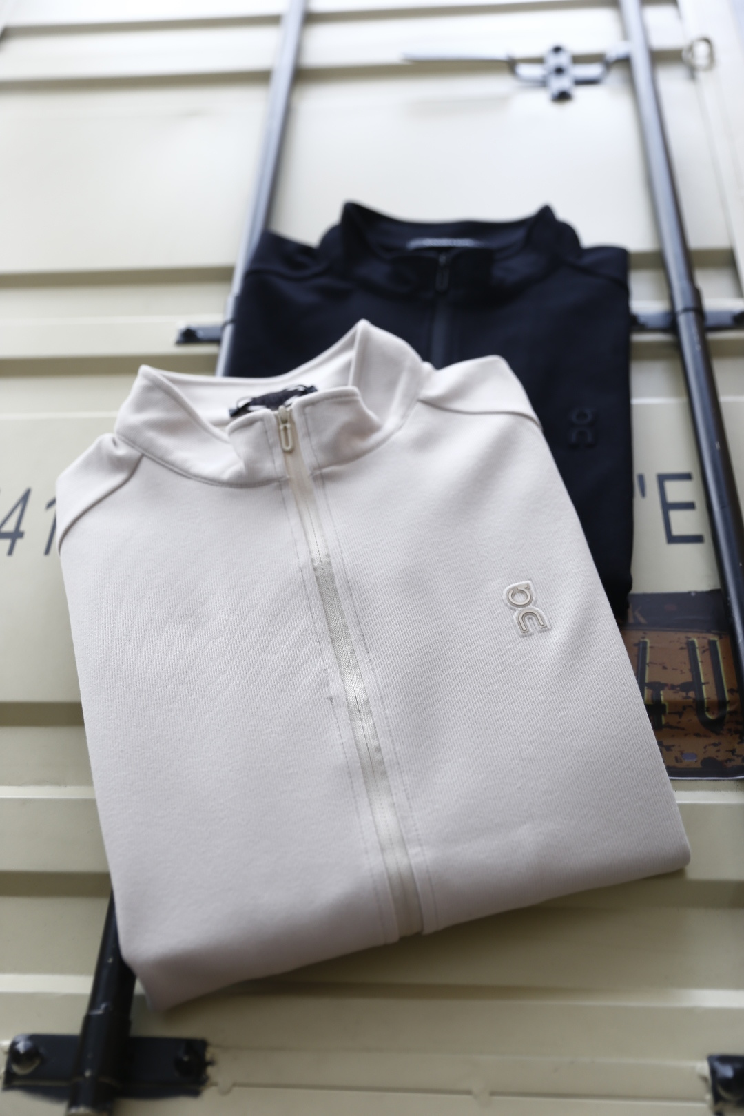 🔥罗意威.2025秋季新品！时尚男士薄款马甲👍简约时尚又不失细节感一款，奢华经典定制LOGO设计！每一处