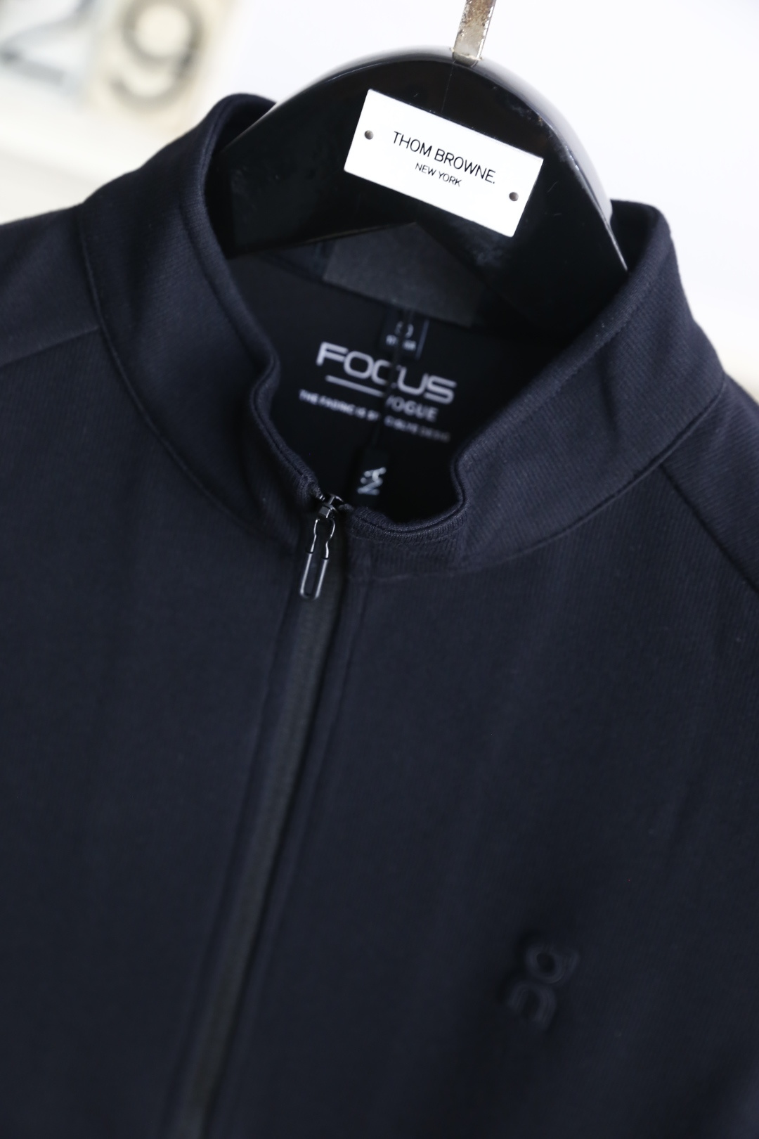 🔥罗意威.2025秋季新品！时尚男士薄款马甲👍简约时尚又不失细节感一款，奢华经典定制LOGO设计！每一处