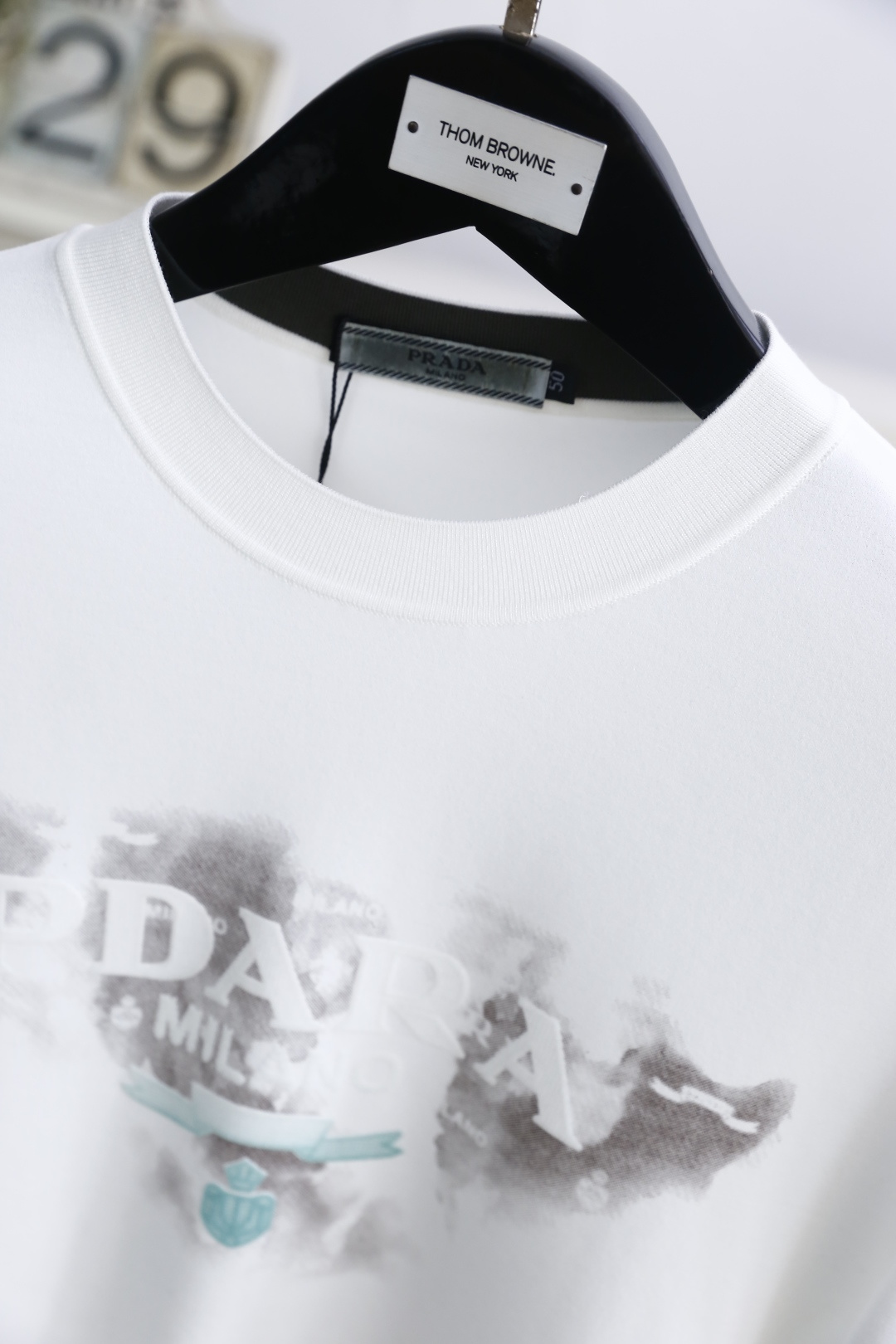 🔥普拉*/Pr*da.2025秋季新品男士套头卫衣！奢华经典品牌字母LOGO搭配👍🏼采用高档顶级🔝面料，