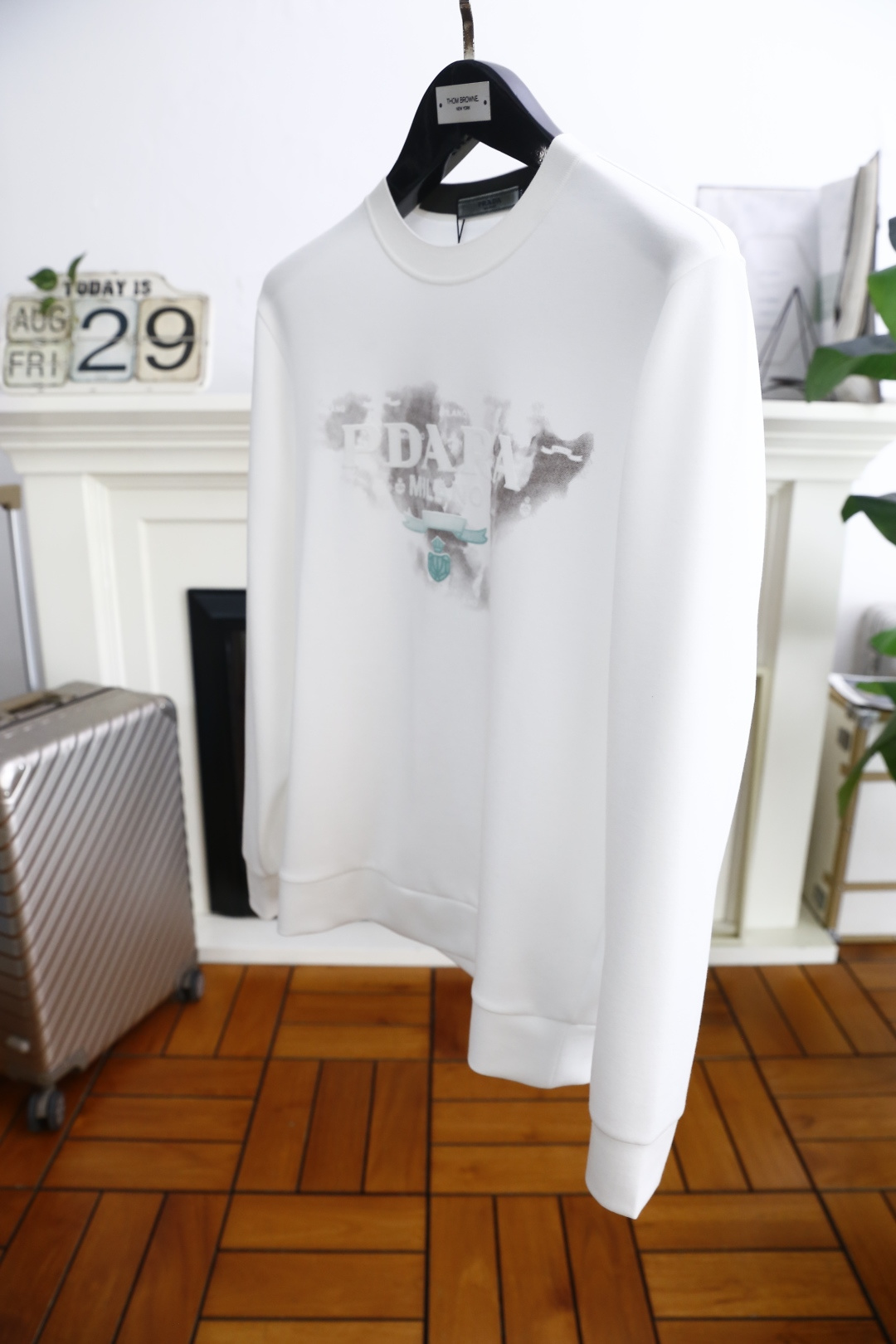 🔥普拉*/Pr*da.2025秋季新品男士套头卫衣！奢华经典品牌字母LOGO搭配👍🏼采用高档顶级🔝面料，