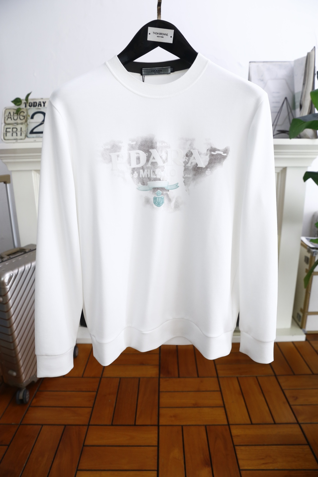 🔥普拉*/Pr*da.2025秋季新品男士套头卫衣！奢华经典品牌字母LOGO搭配👍🏼采用高档顶级🔝面料，