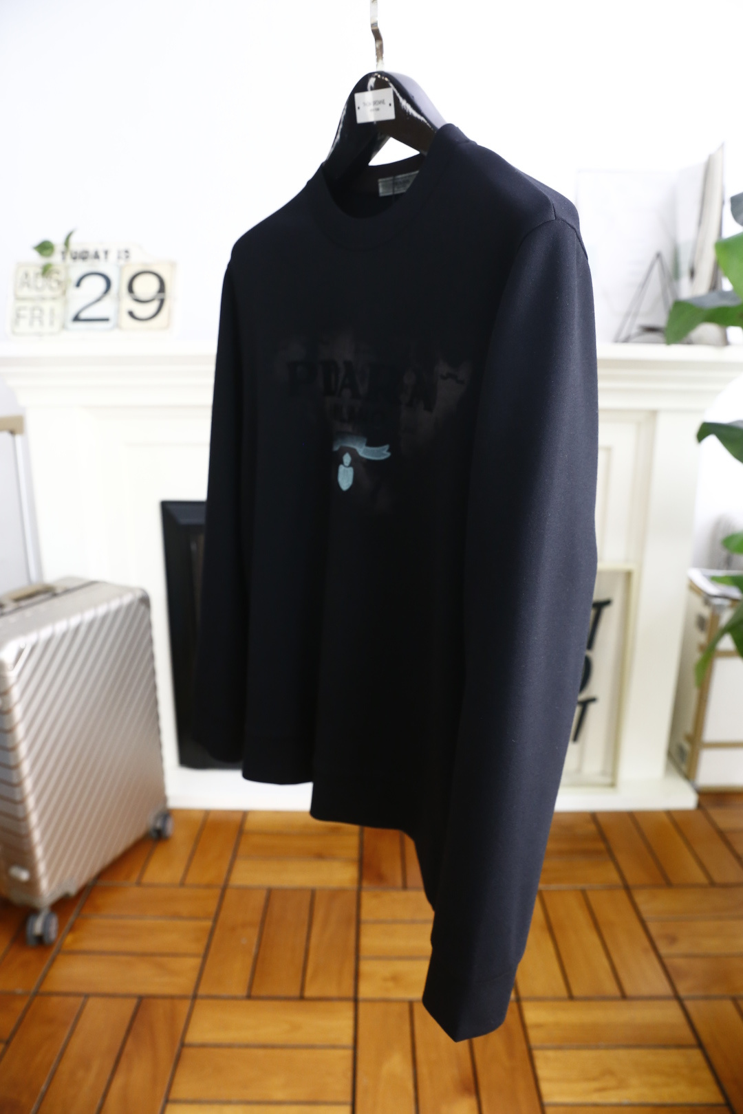 🔥普拉*/Pr*da.2025秋季新品男士套头卫衣！奢华经典品牌字母LOGO搭配👍🏼采用高档顶级🔝面料，