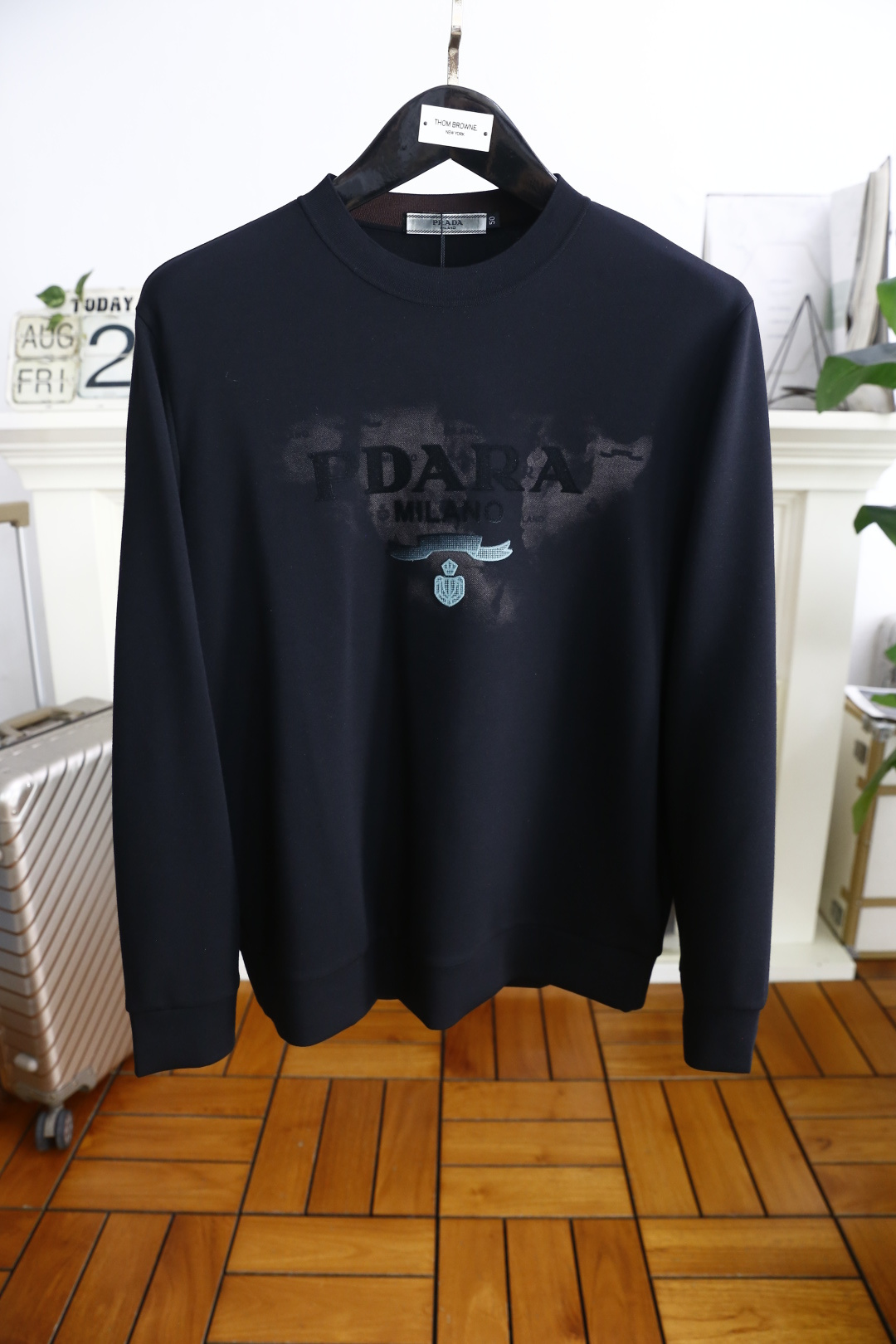 🔥普拉*/Pr*da.2025秋季新品男士套头卫衣！奢华经典品牌字母LOGO搭配👍🏼采用高档顶级🔝面料，