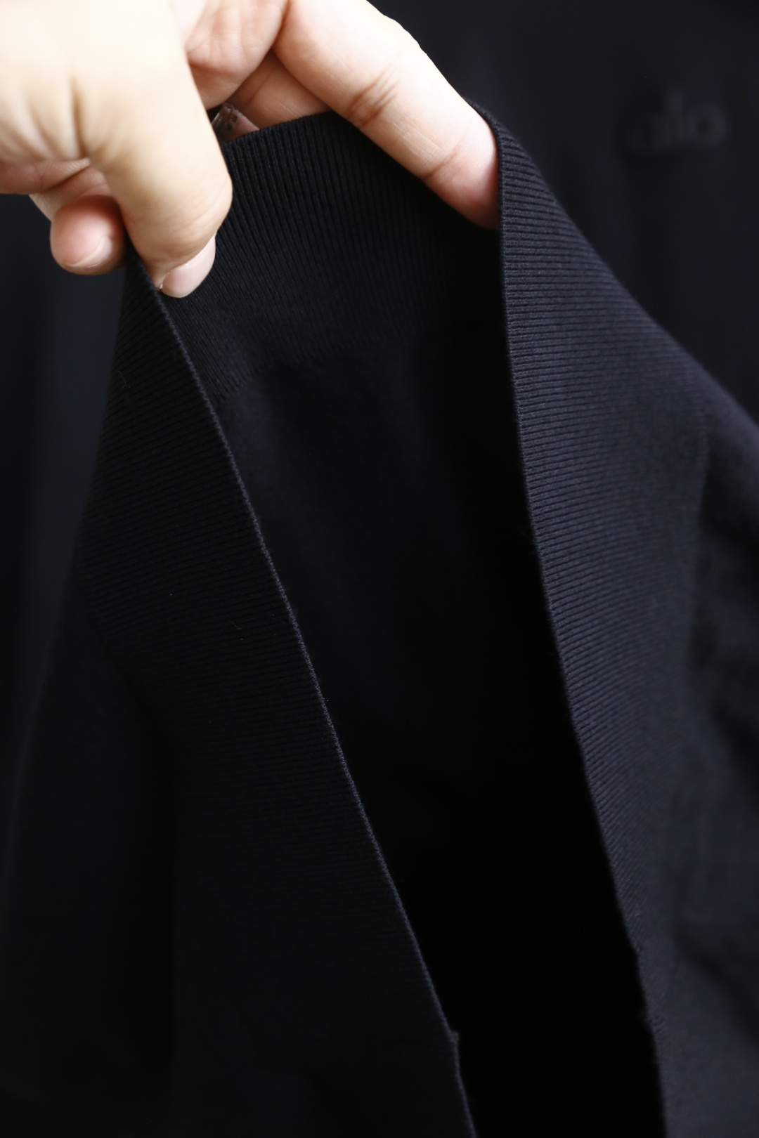 🔥alo.2025秋季新品男士针织长袖衫👍🏼时尚经典圆领设计！胸前品牌字母设计👍高级定制百搭款式 任何人