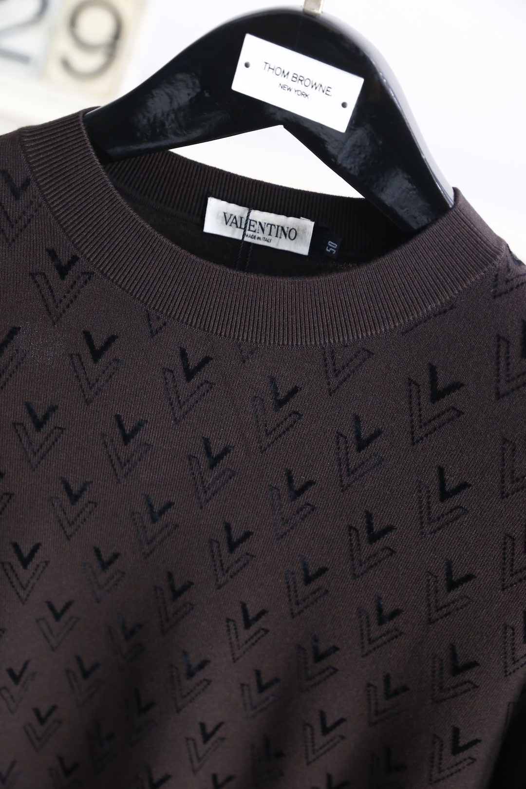 🔥华伦天奴.2025秋季新品男士长袖针织衫👍🏼独家呈现！奢华品牌元素LOGO搭配✅超级百搭极符合美学基调