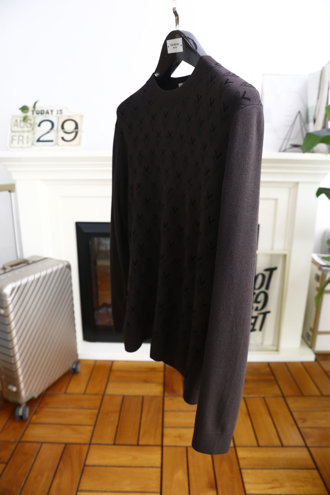 🔥华伦天奴.2025秋季新品男士长袖针织衫👍🏼独家呈现！奢华品牌元素LOGO搭配✅超级百搭极符合美学基调