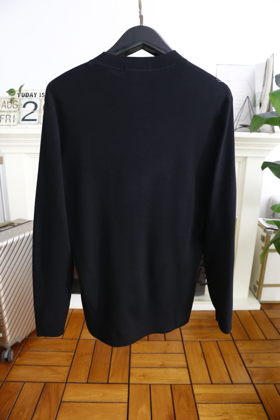 🔥华伦天奴.2025秋季新品男士长袖针织衫👍🏼独家呈现！奢华品牌元素LOGO搭配✅超级百搭极符合美学基调