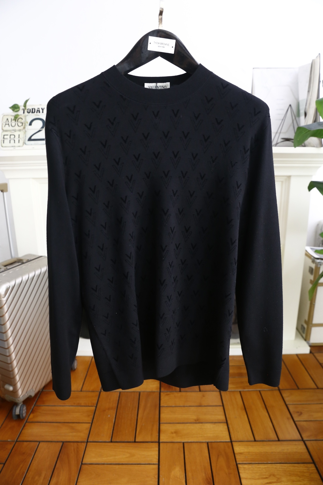 🔥华伦天奴.2025秋季新品男士长袖针织衫👍🏼独家呈现！奢华品牌元素LOGO搭配✅超级百搭极符合美学基调