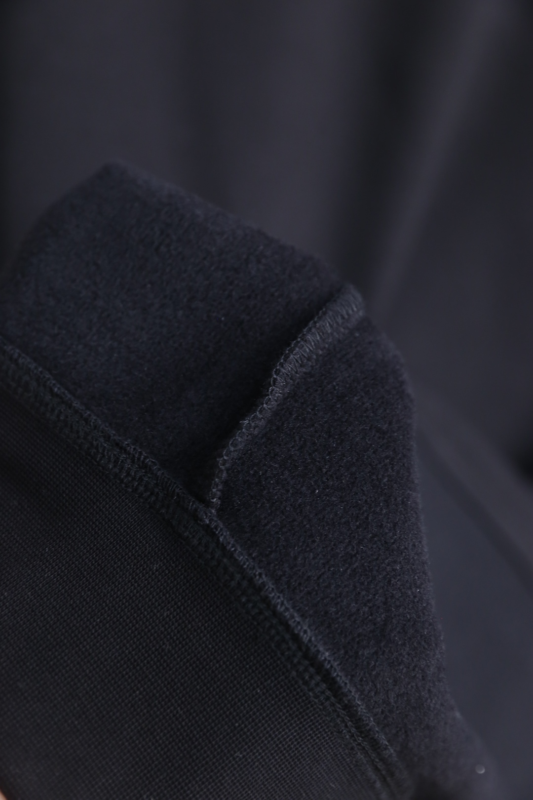 🔥葆蝶家/BV.2025秋季新品时尚男士圆领卫衣🔥奢华经典品牌元素设计！绝对经得起时间的考验！！采用高档