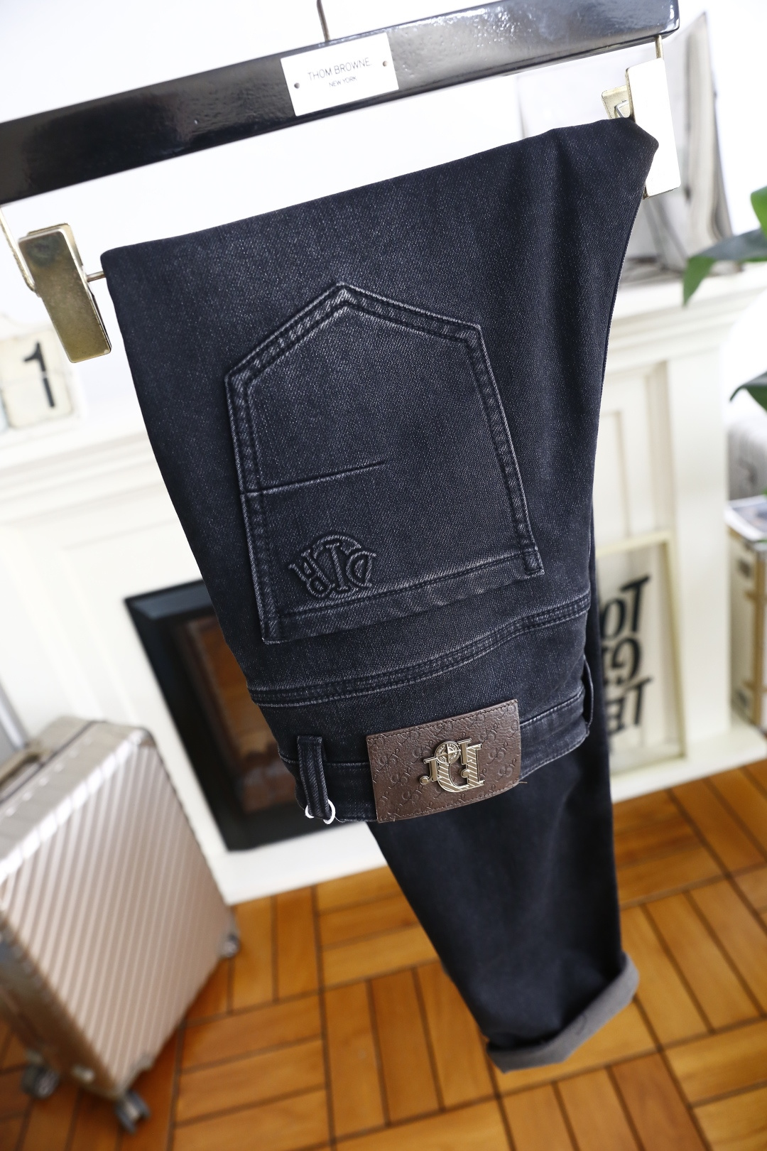 🔥迪奥/Christian Di*r.2025秋季新品时尚男士深色百搭牛仔裤👖采用客供水洗弹力牛仔裤！奢