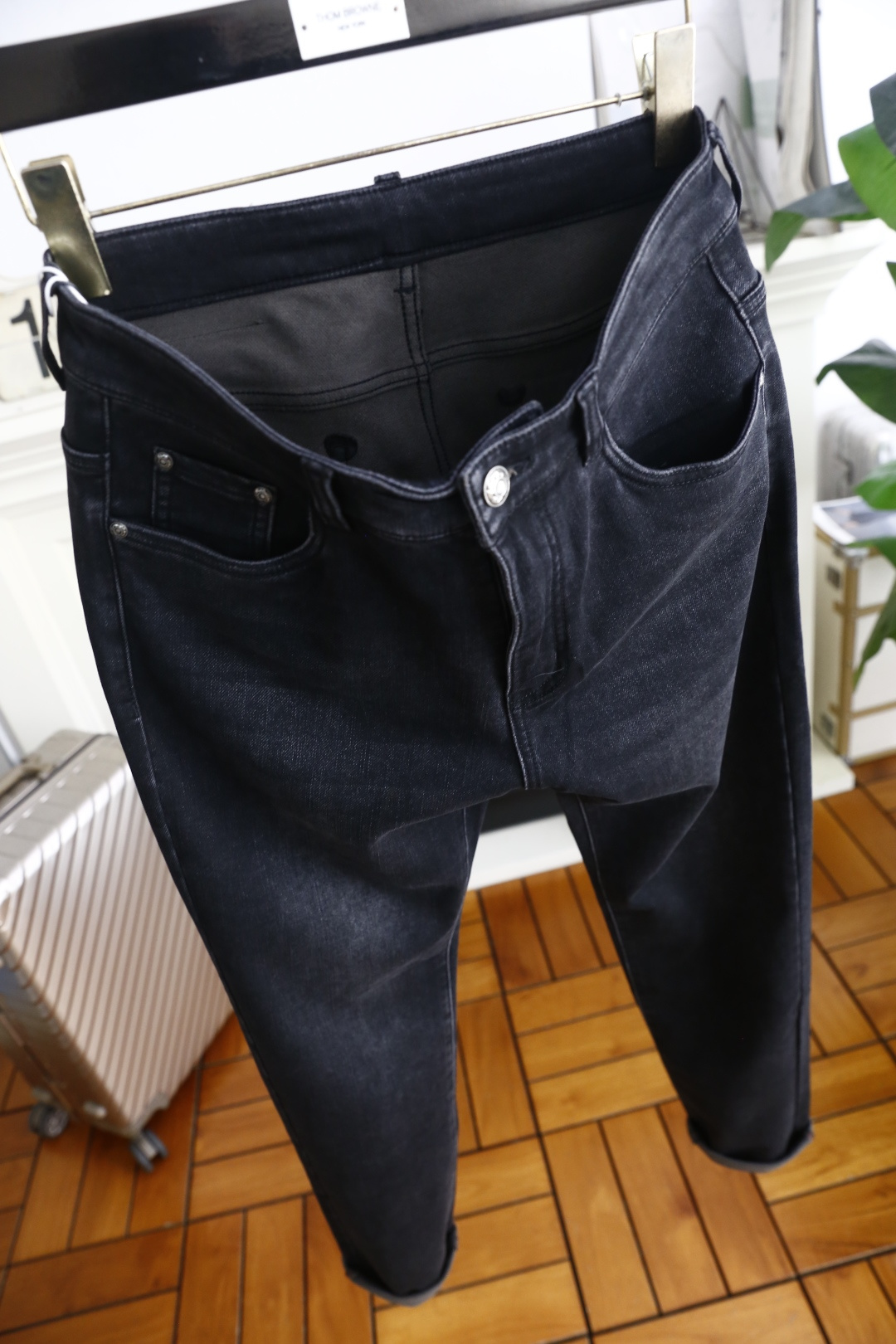 🔥迪奥/Christian Di*r.2025秋季新品时尚男士深色百搭牛仔裤👖采用客供水洗弹力牛仔裤！奢