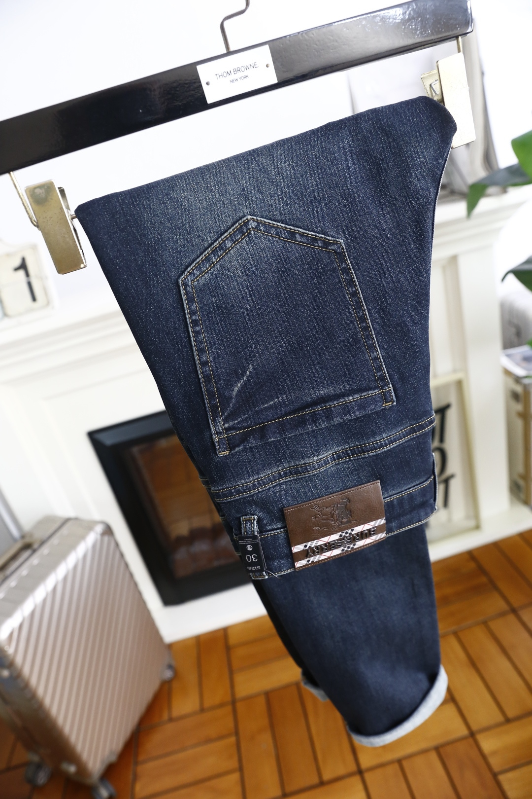 🔥巴宝丽/Burb*rry.25秋季新品时尚男士牛仔裤👖采用客供水洗弹力牛仔裤！奢华经典品牌战马Logo