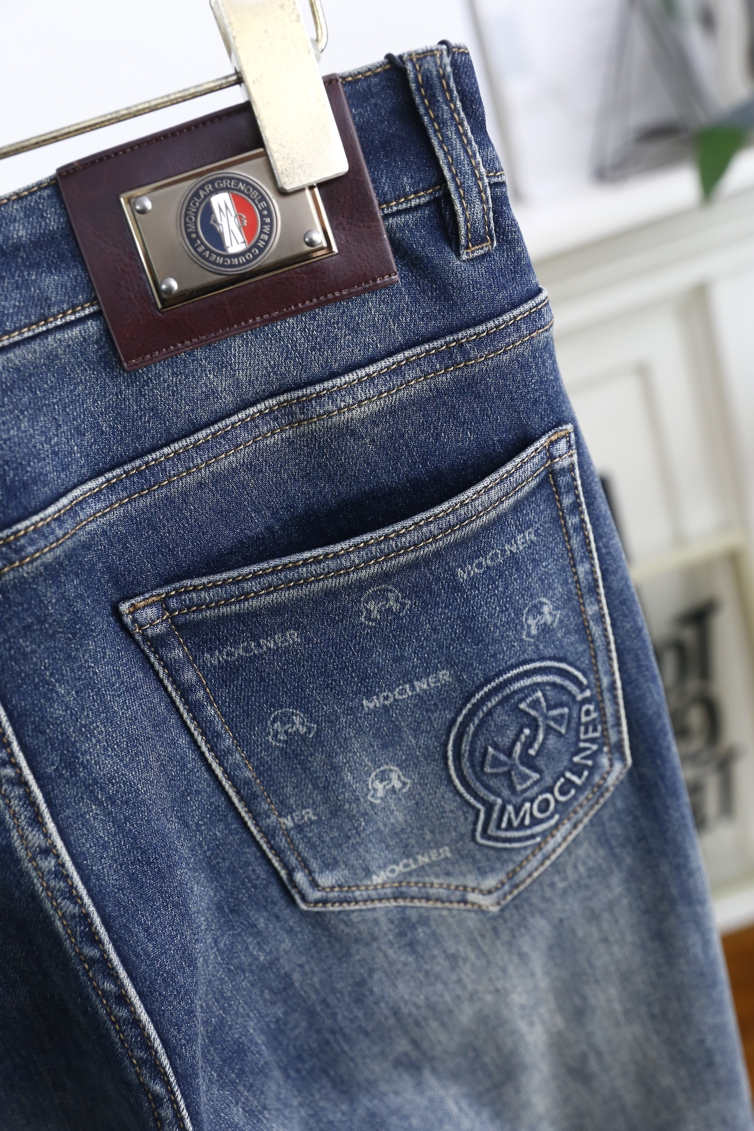 🔥蒙口/Mon*ler.2025秋季新品原单高端男士牛仔裤！奢华经典品牌定制LOGO配饰 身穿着非常舒适