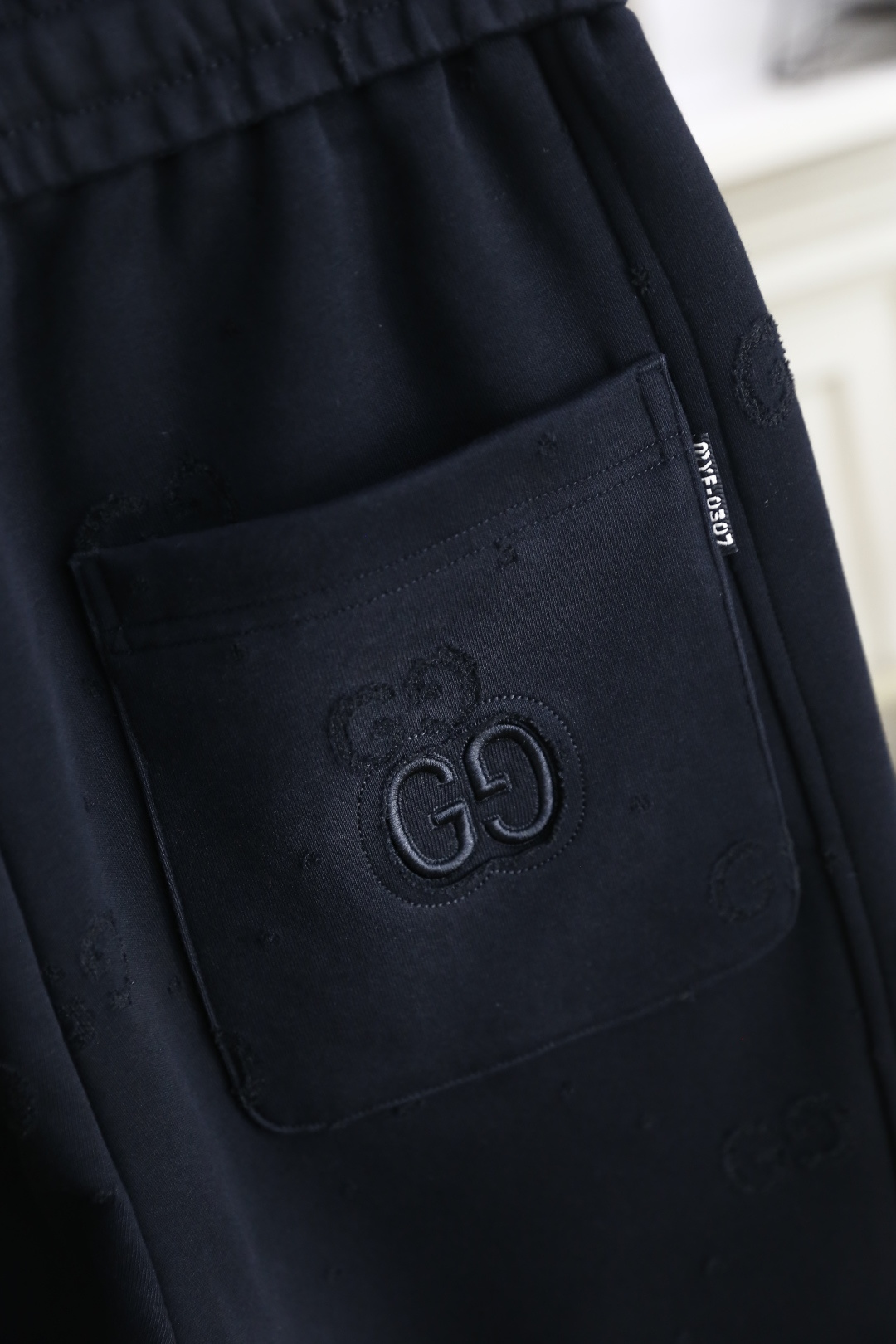 🔥古驰/Gu*ci.2025秋季时尚新品男士休闲裤！采用进口舒适保暖面料，奢华经典品牌LOGO设计 上身