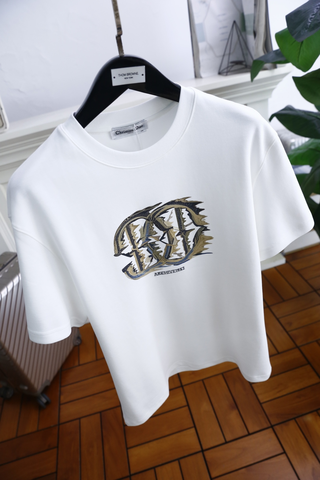 🔥瑟琳.2025秋季新品男士圆领短袖🍃胸前奢华品牌LOGO标识标注👍🏼上身就能体会这款设计带来的年轻与时