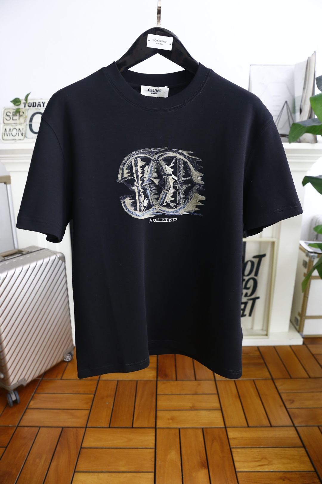 🔥瑟琳.2025秋季新品男士圆领短袖🍃胸前奢华品牌LOGO标识标注👍🏼上身就能体会这款设计带来的年轻与时