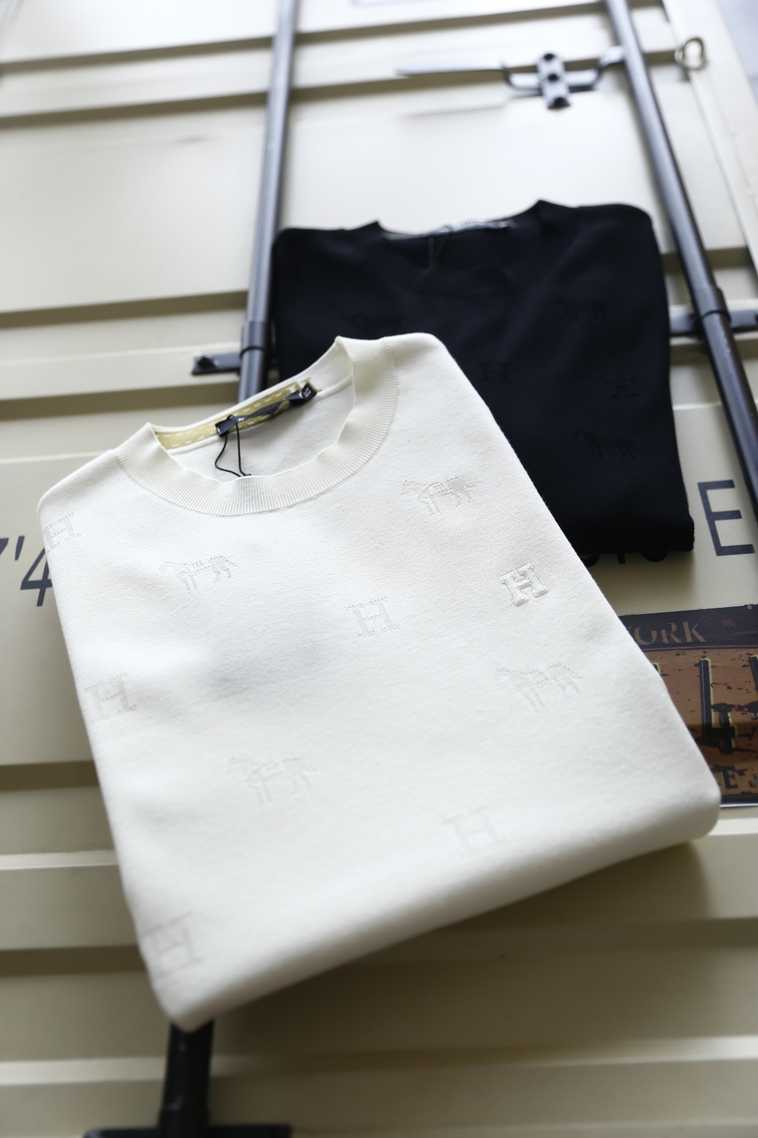 🔥爱马4/Her*es.2025秋季新品🆕时尚百搭圆领长袖针织衫🧶奢华品牌经典元素LOGO设计👍🏻走线更