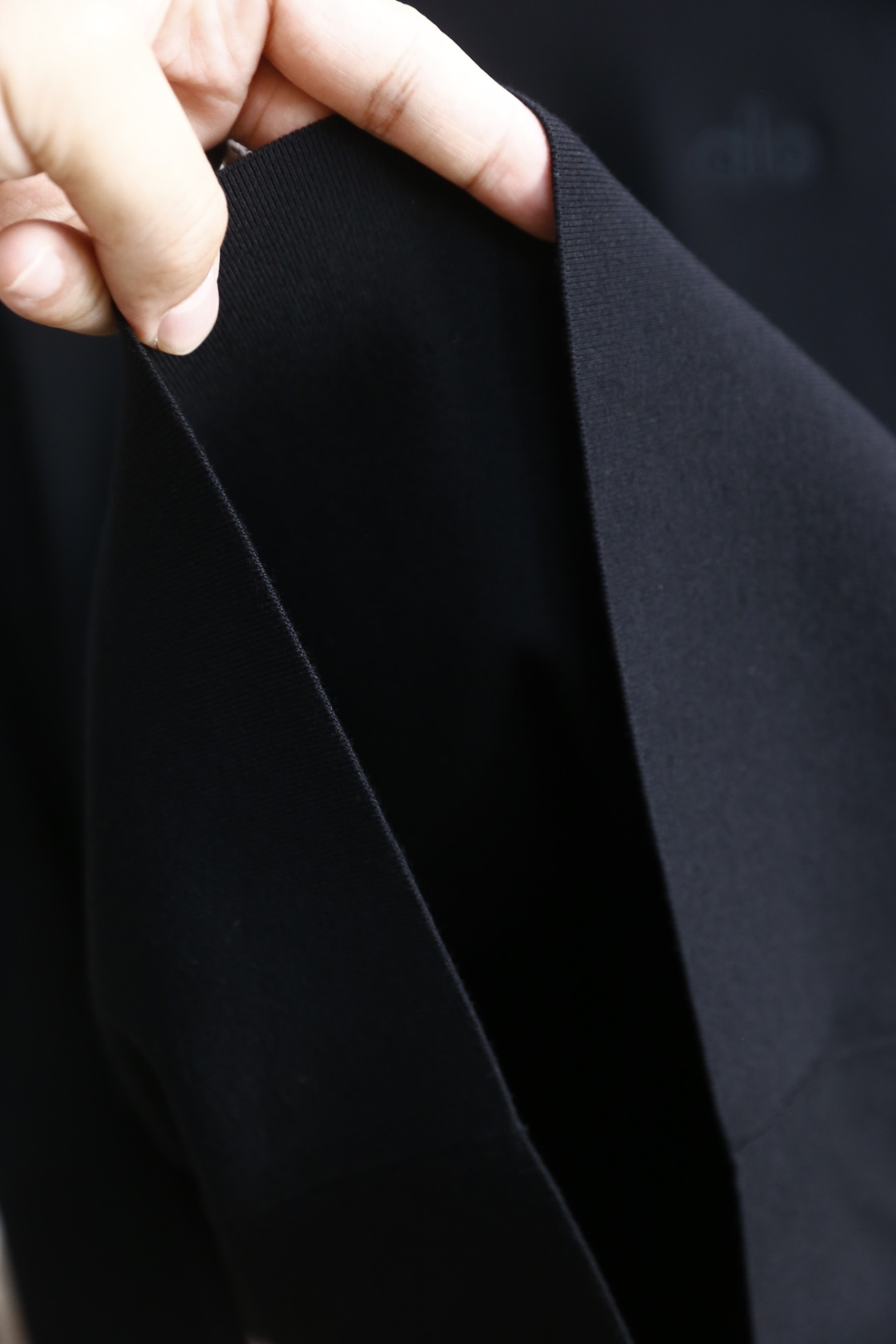 🔥alo.2025秋季新品男士长袖针织衫👍🏼独家呈现！奢华品牌字母LOGO搭配✅超级百搭极符合美学基调的