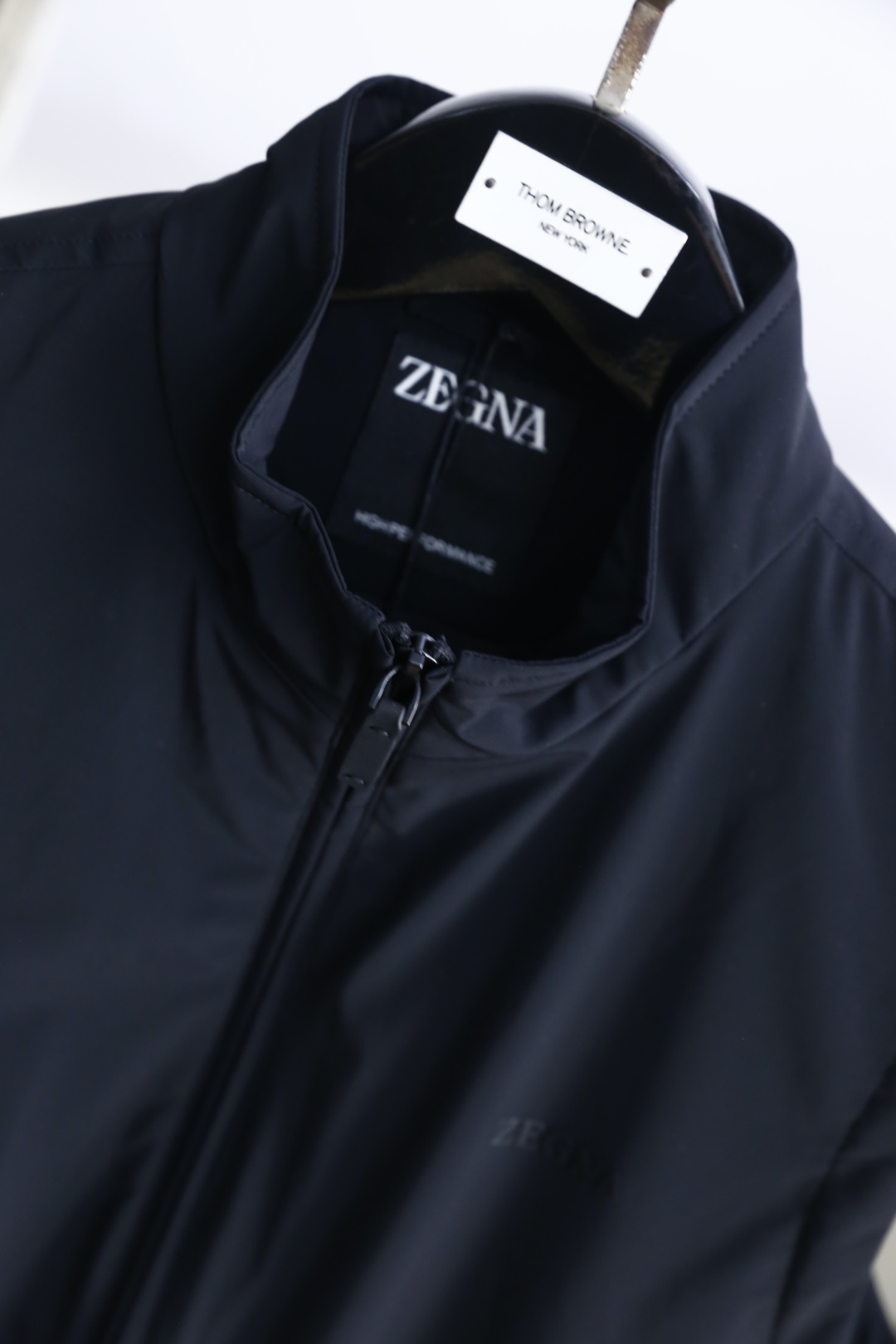 🔥杰尼*/Zeg*a.2025秋季新品🆕时尚原單男士立领马甲！简约时尚又不失细节感一款，奢华经典品牌字母