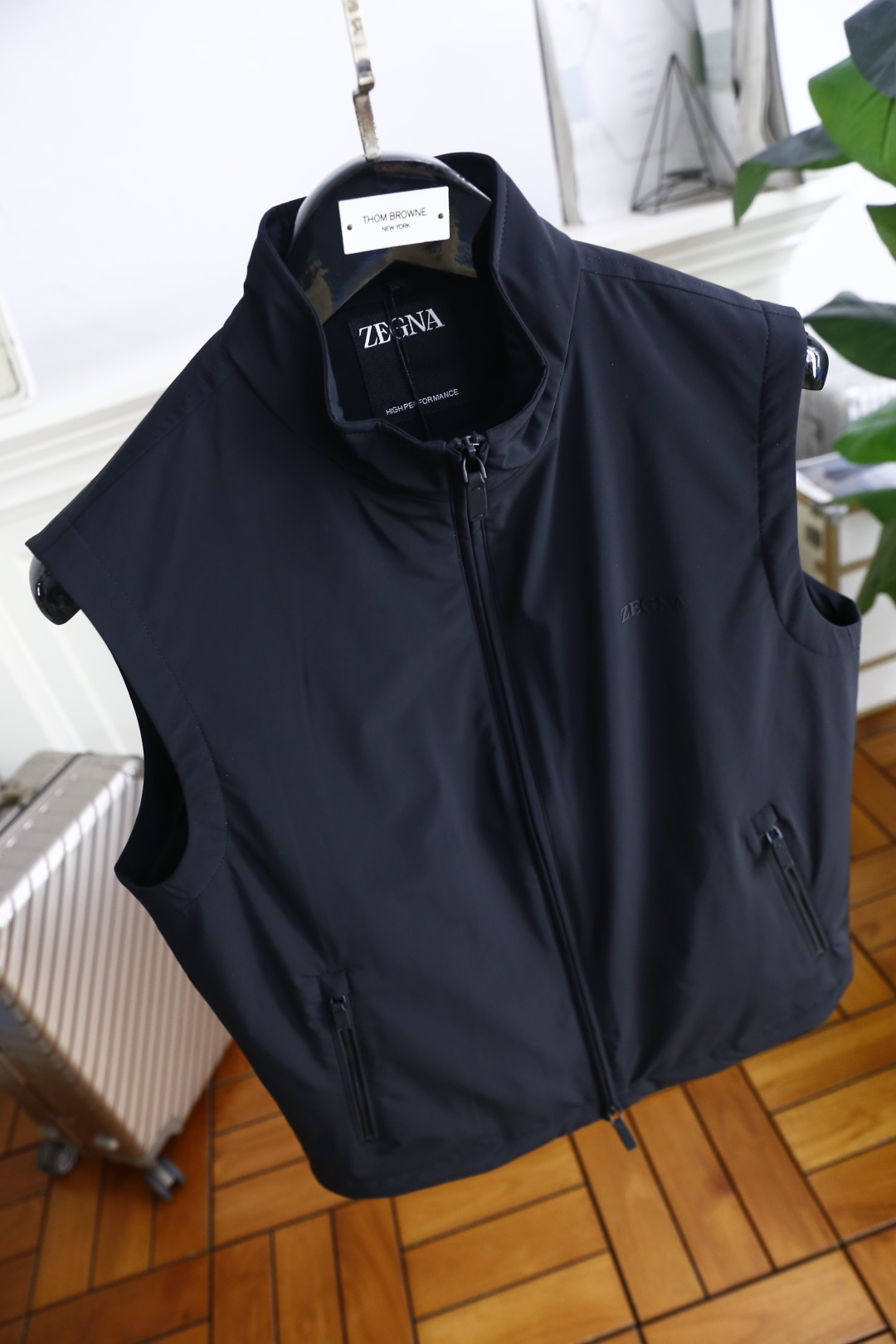 🔥杰尼*/Zeg*a.2025秋季新品🆕时尚原單男士立领马甲！简约时尚又不失细节感一款，奢华经典品牌字母