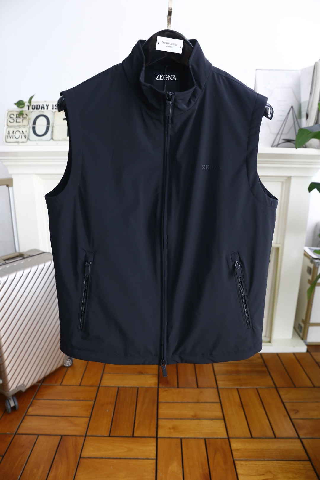 🔥杰尼*/Zeg*a.2025秋季新品🆕时尚原單男士立领马甲！简约时尚又不失细节感一款，奢华经典品牌字母