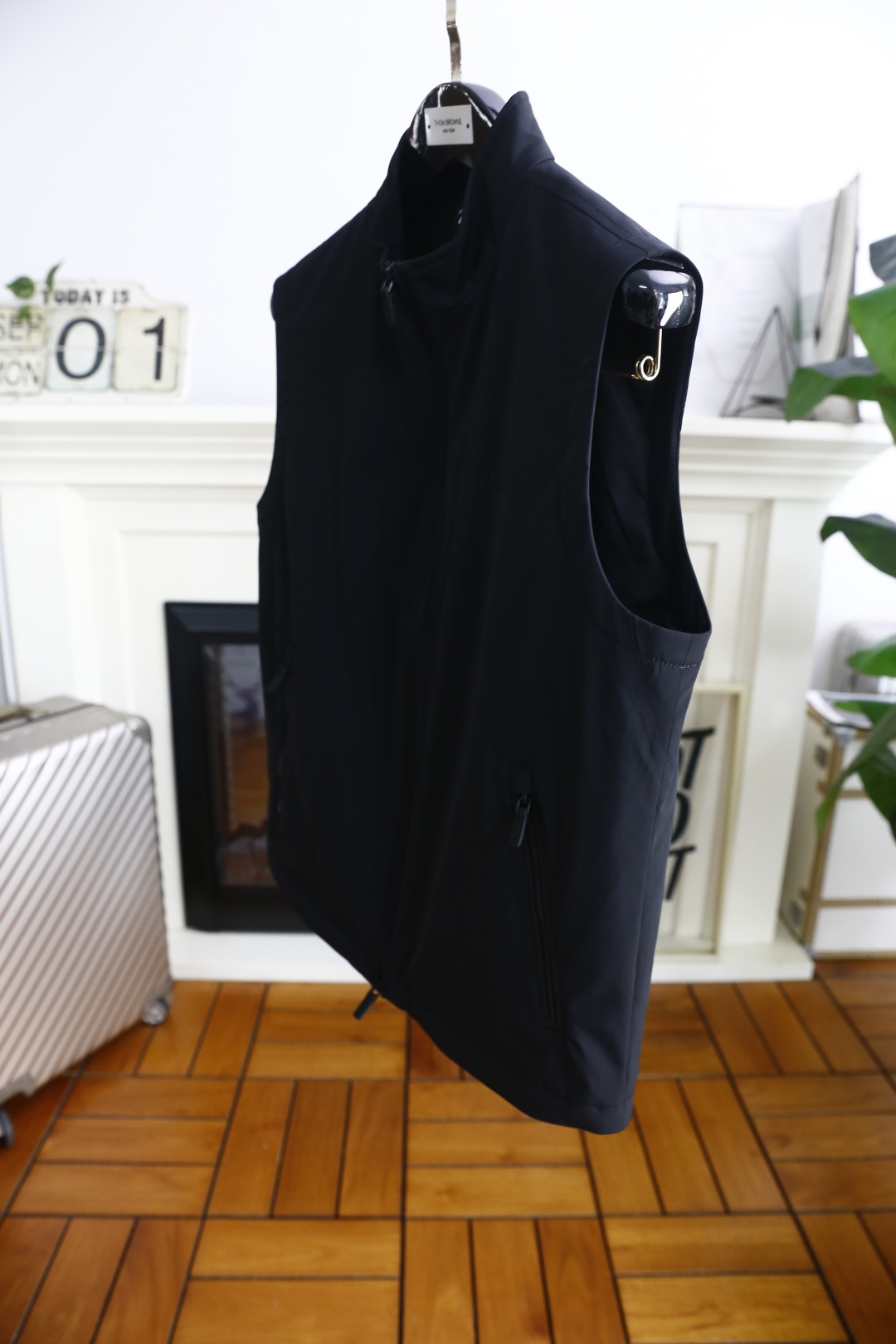 🔥杰尼*/Zeg*a.2025秋季新品🆕时尚原單男士立领马甲！简约时尚又不失细节感一款，奢华经典品牌字母