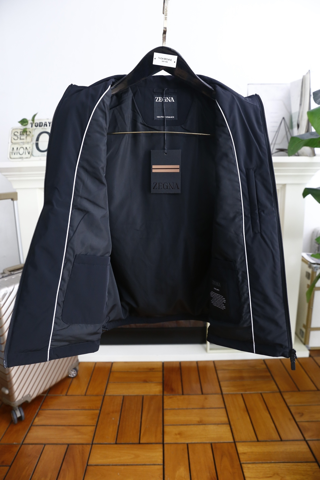 🔥杰尼*/Zeg*a.2025秋季新品🆕时尚原單男士立领马甲！简约时尚又不失细节感一款，奢华经典品牌字母