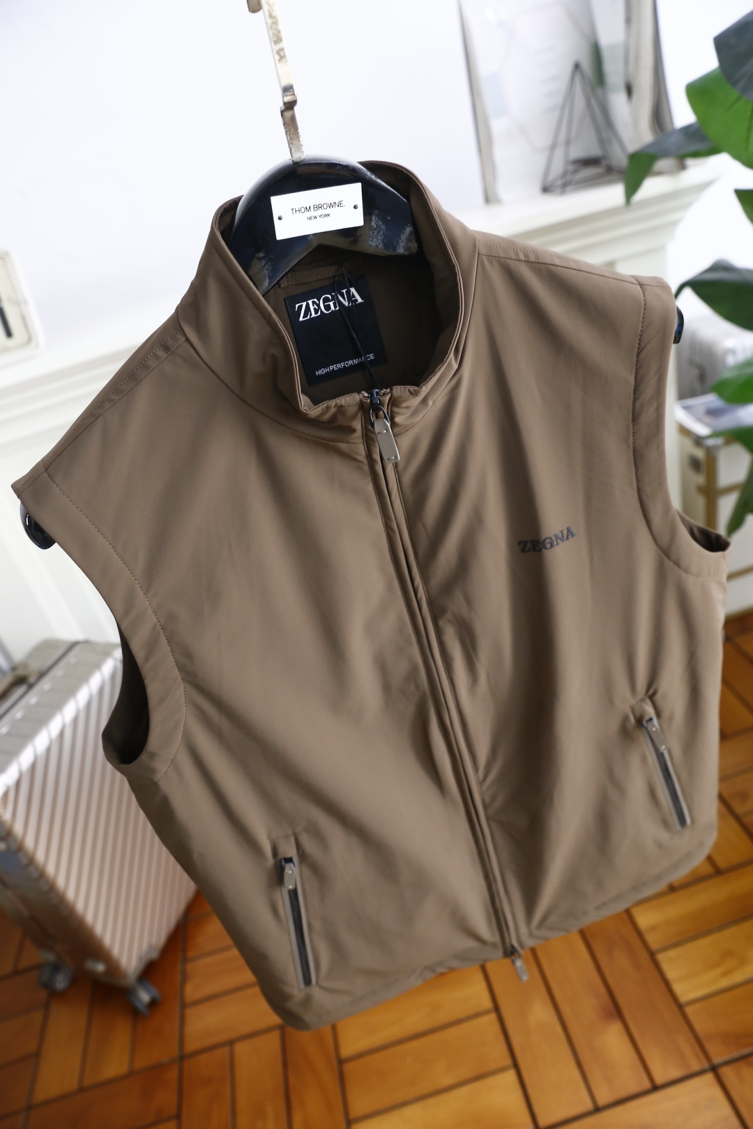 🔥杰尼*/Zeg*a.2025秋季新品🆕时尚原單男士立领马甲！简约时尚又不失细节感一款，奢华经典品牌字母